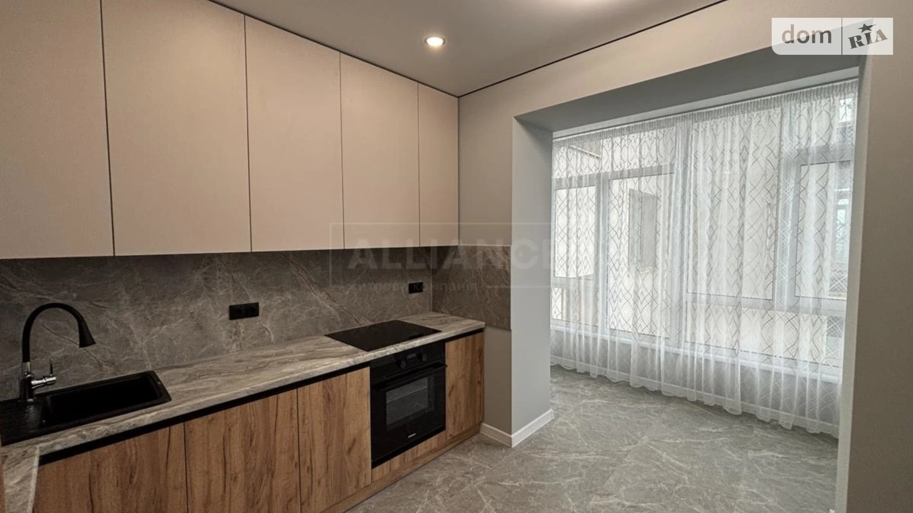 Продается 1-комнатная квартира 47.5 кв. м в Ивано-Франковске, цена: 59999 $ - фото 2