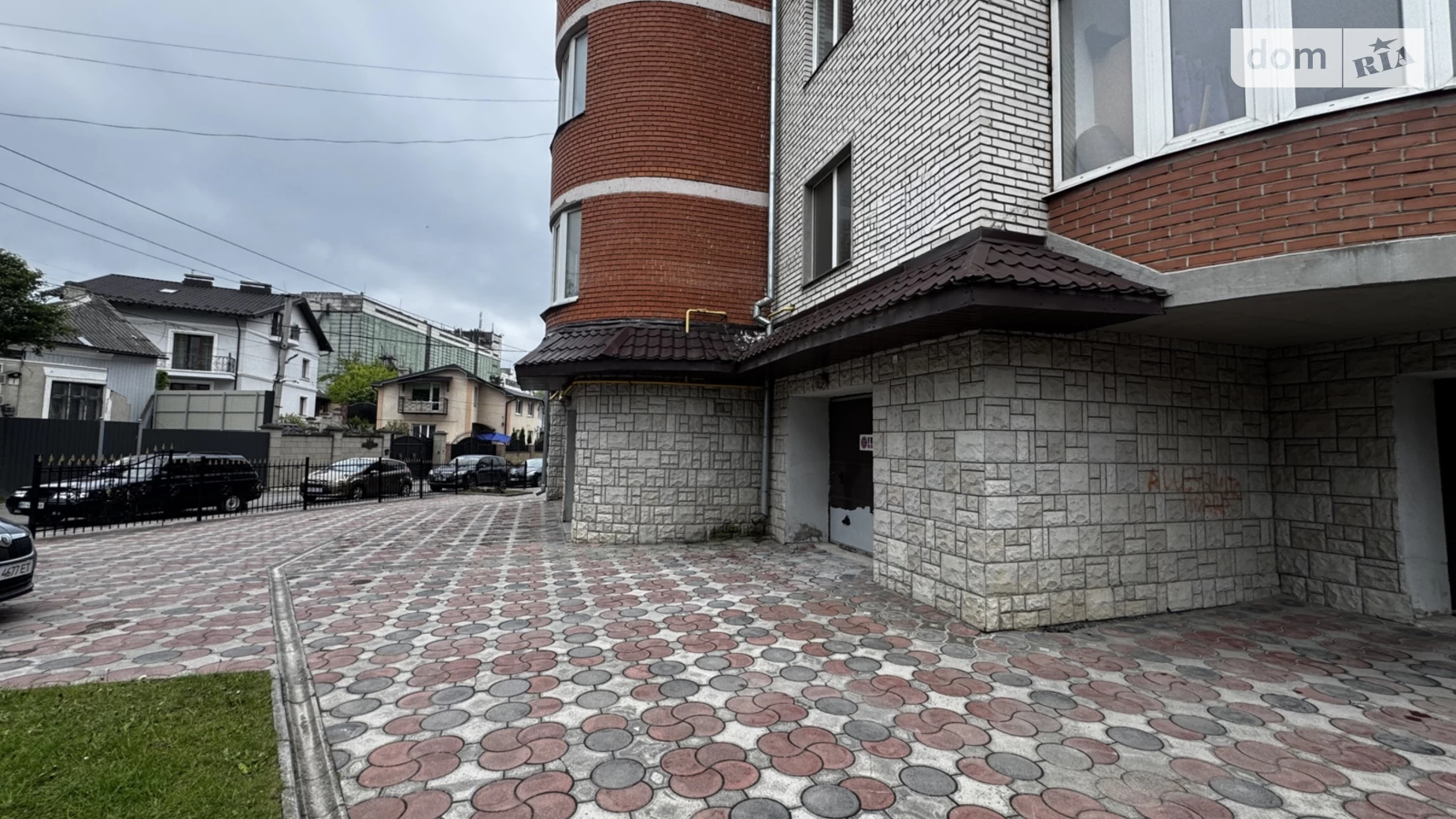 Сдается в аренду отдельно стоящий гараж под легковое авто на 30 кв. м, цена: 2800 грн - фото 3