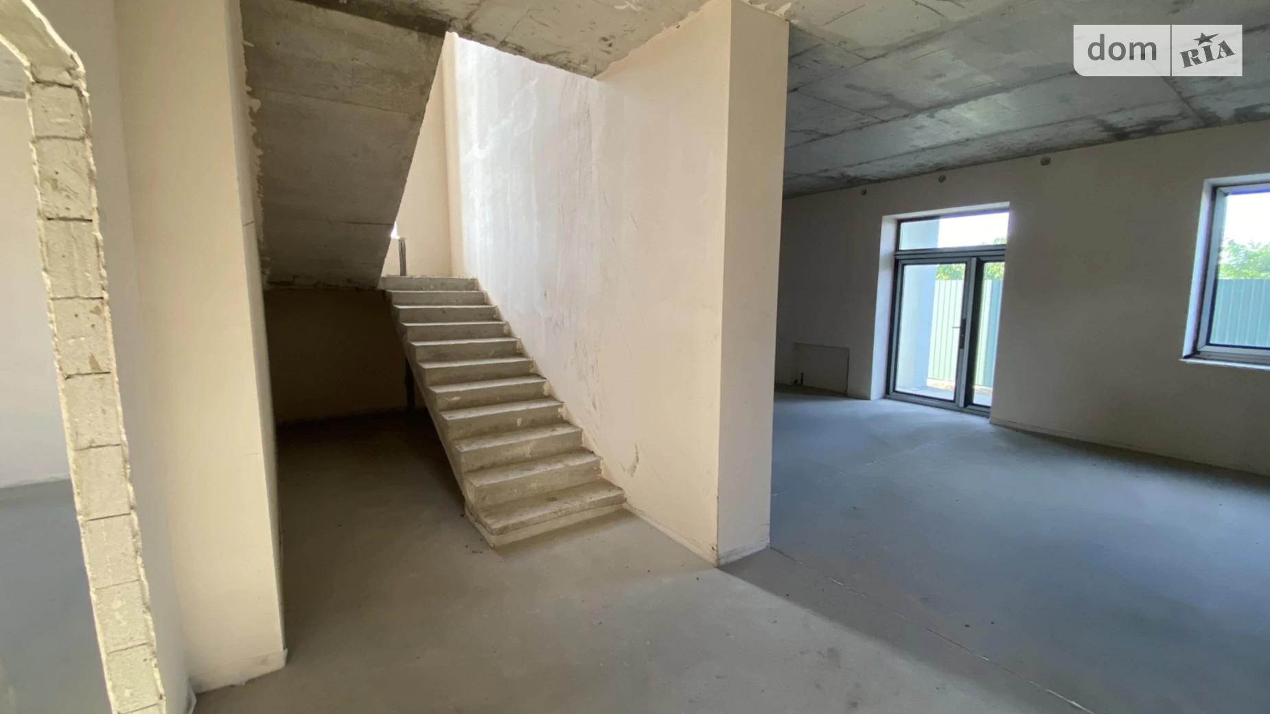 Продается дом на 2 этажа 216 кв. м с террасой, цена: 185000 $ - фото 2