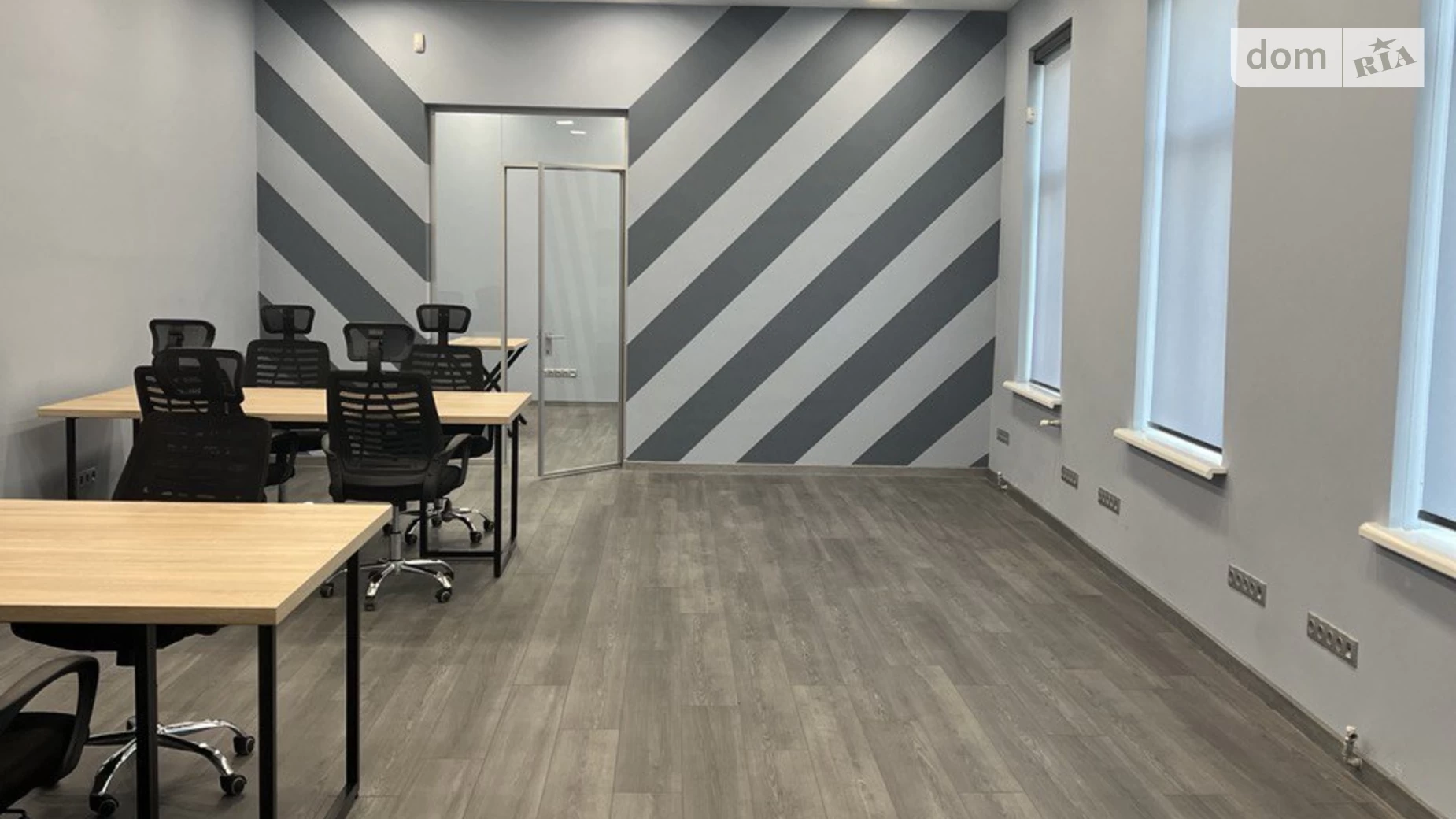 Сдается в аренду офис 100 кв. м в бизнес-центре, цена: 700 $ - фото 2