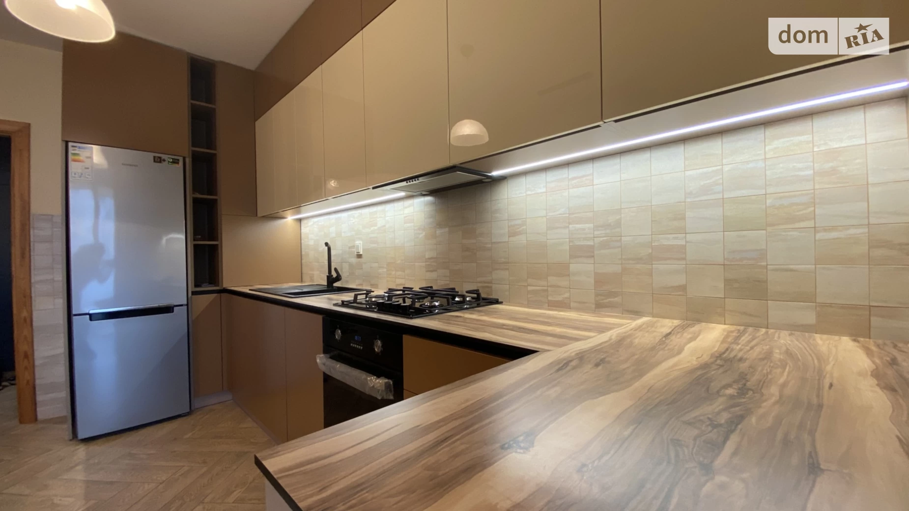 Продается 2-комнатная квартира 62 кв. м в Ивано-Франковске, ул. Стуса Василия, 5 - фото 3