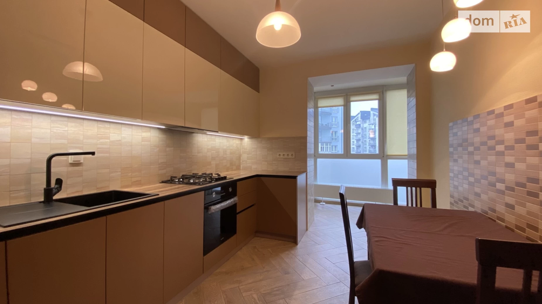 Продается 2-комнатная квартира 62 кв. м в Ивано-Франковске, ул. Стуса Василия, 5 - фото 2