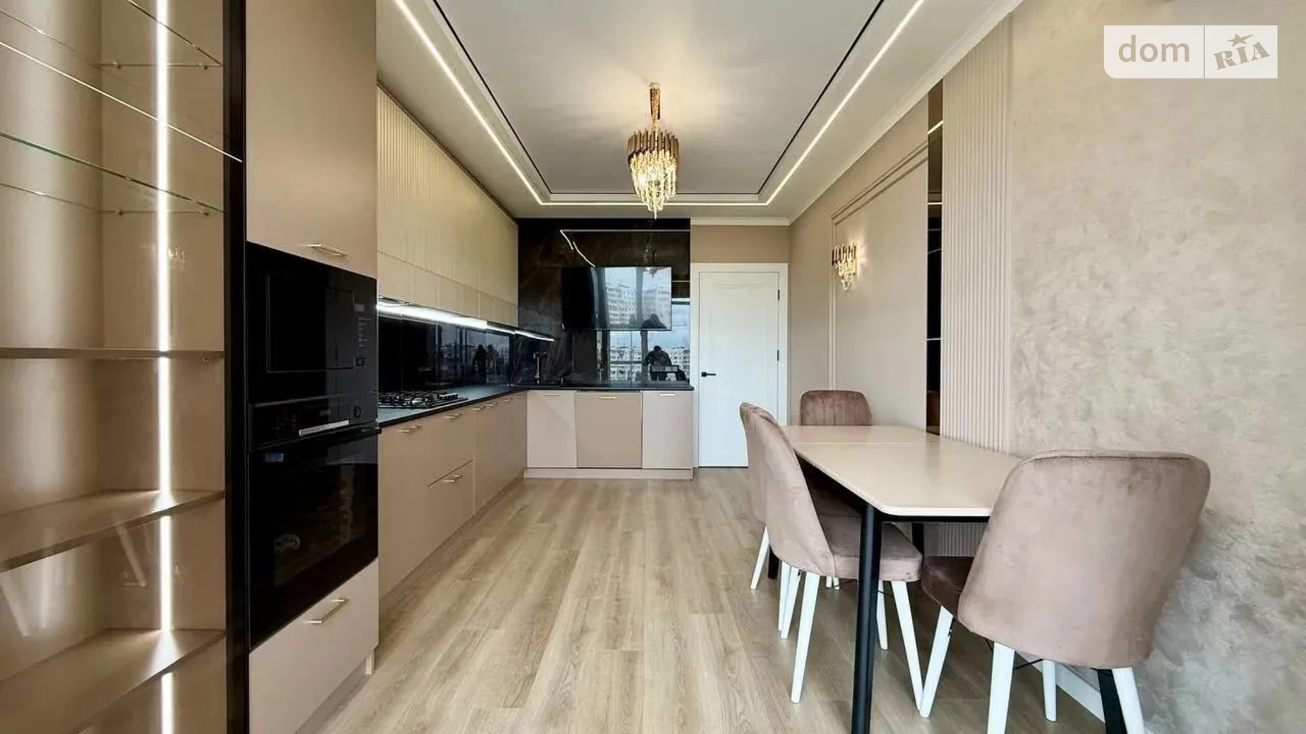 Продается 2-комнатная квартира 66 кв. м в Ивано-Франковске, ул. Мира, 100 - фото 2