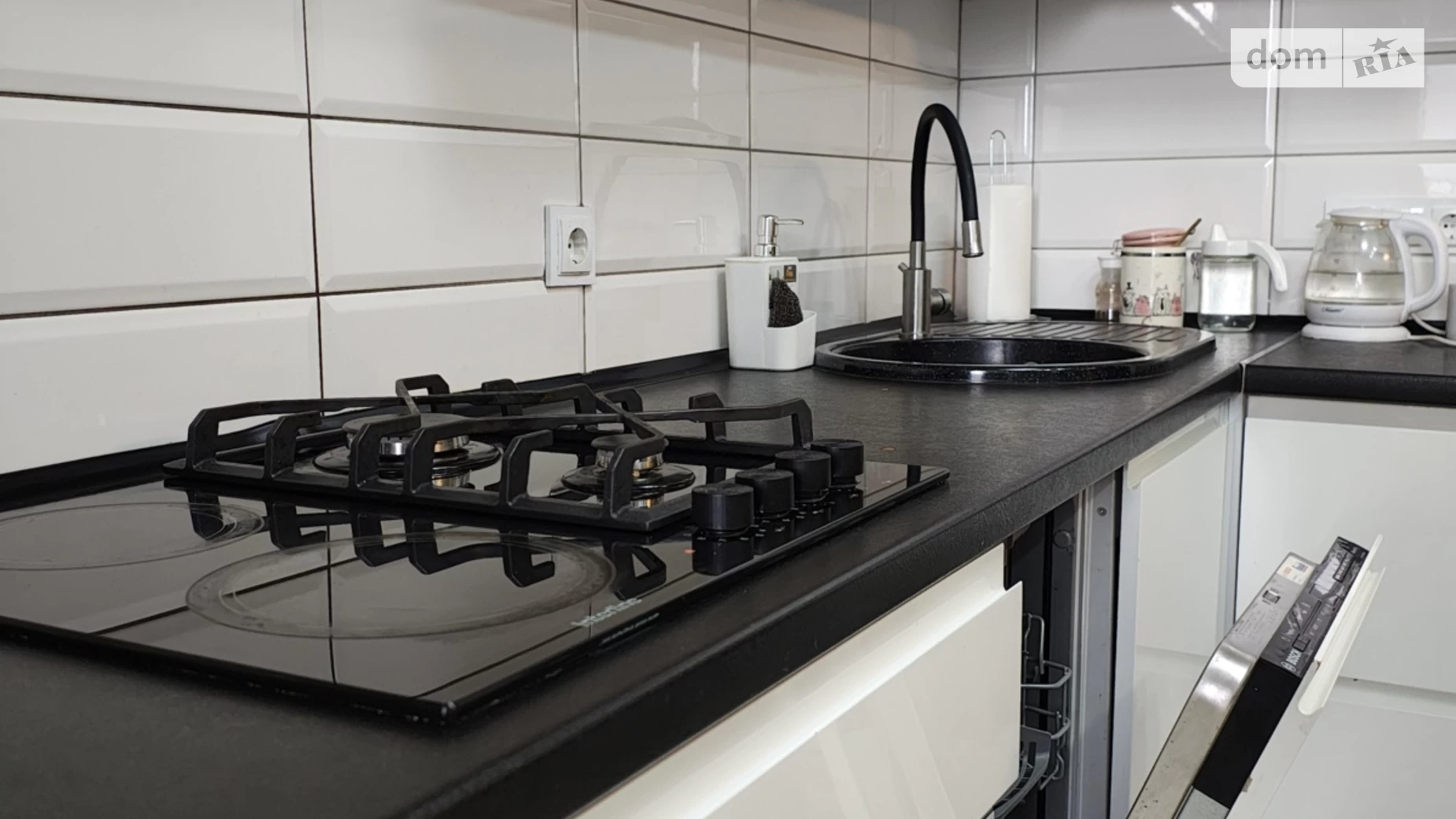 Продается 3-комнатная квартира 90 кв. м в Ивано-Франковске, ул. Галицкая - фото 2