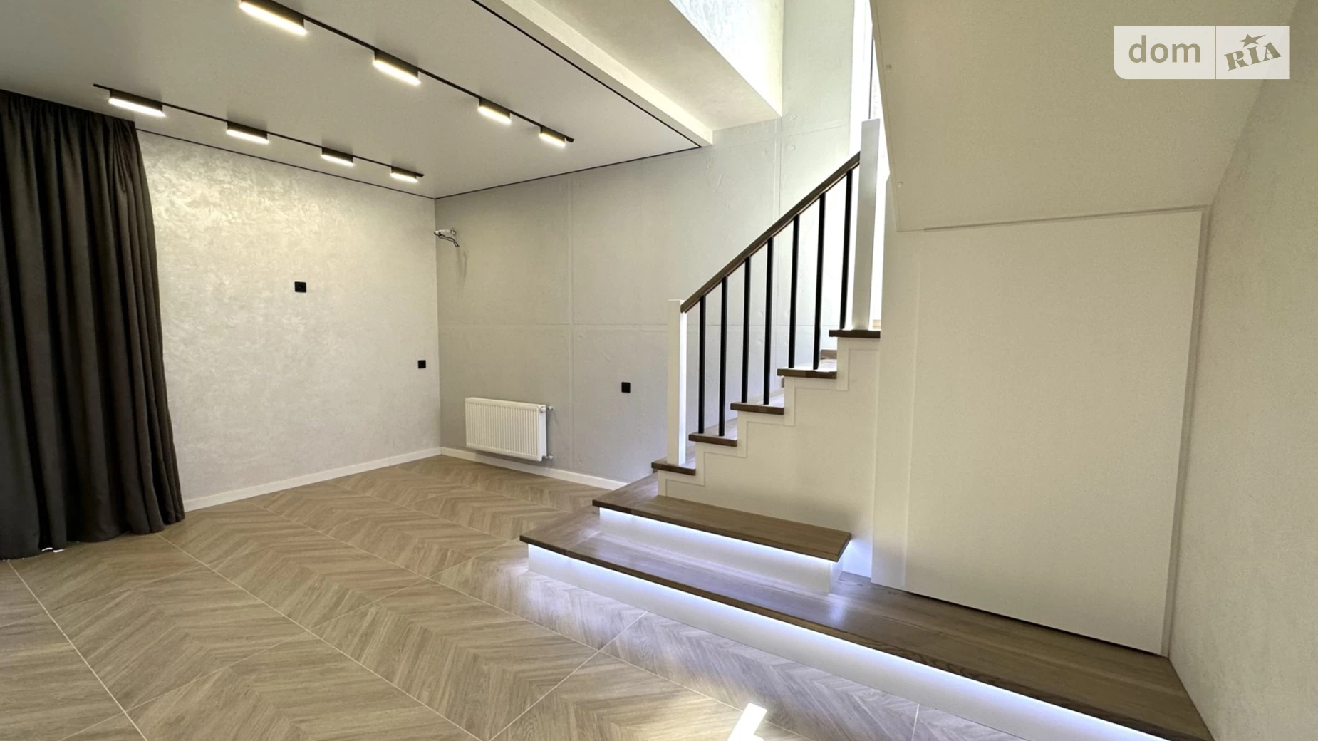 Продается дом на 2 этажа 120 кв. м с балконом, цена: 154999 $ - фото 2