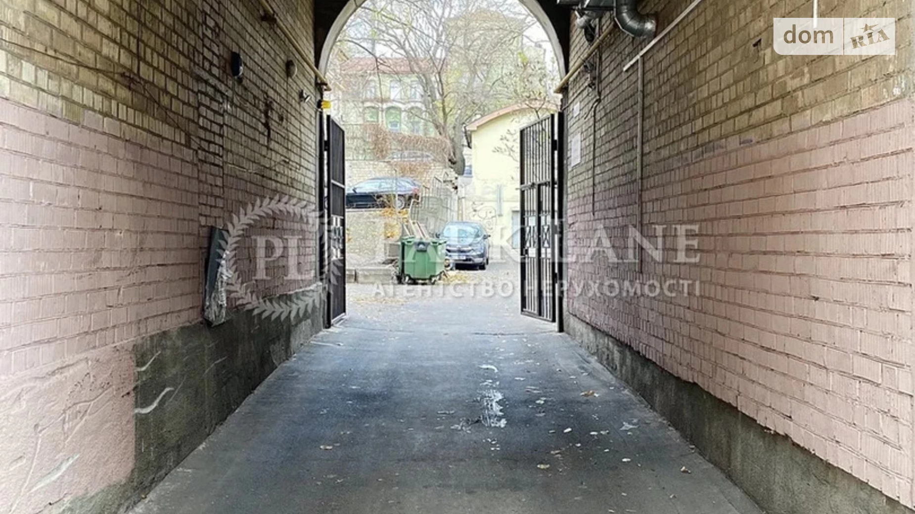 Продается отдельно стоящий гараж универсальный на 28.8 кв. м, цена: 40000 $ - фото 4
