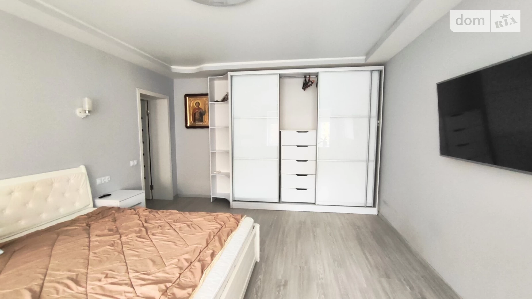 Продается 1-комнатная квартира 44 кв. м в Ровно, ул. Соборная, 283 - фото 2