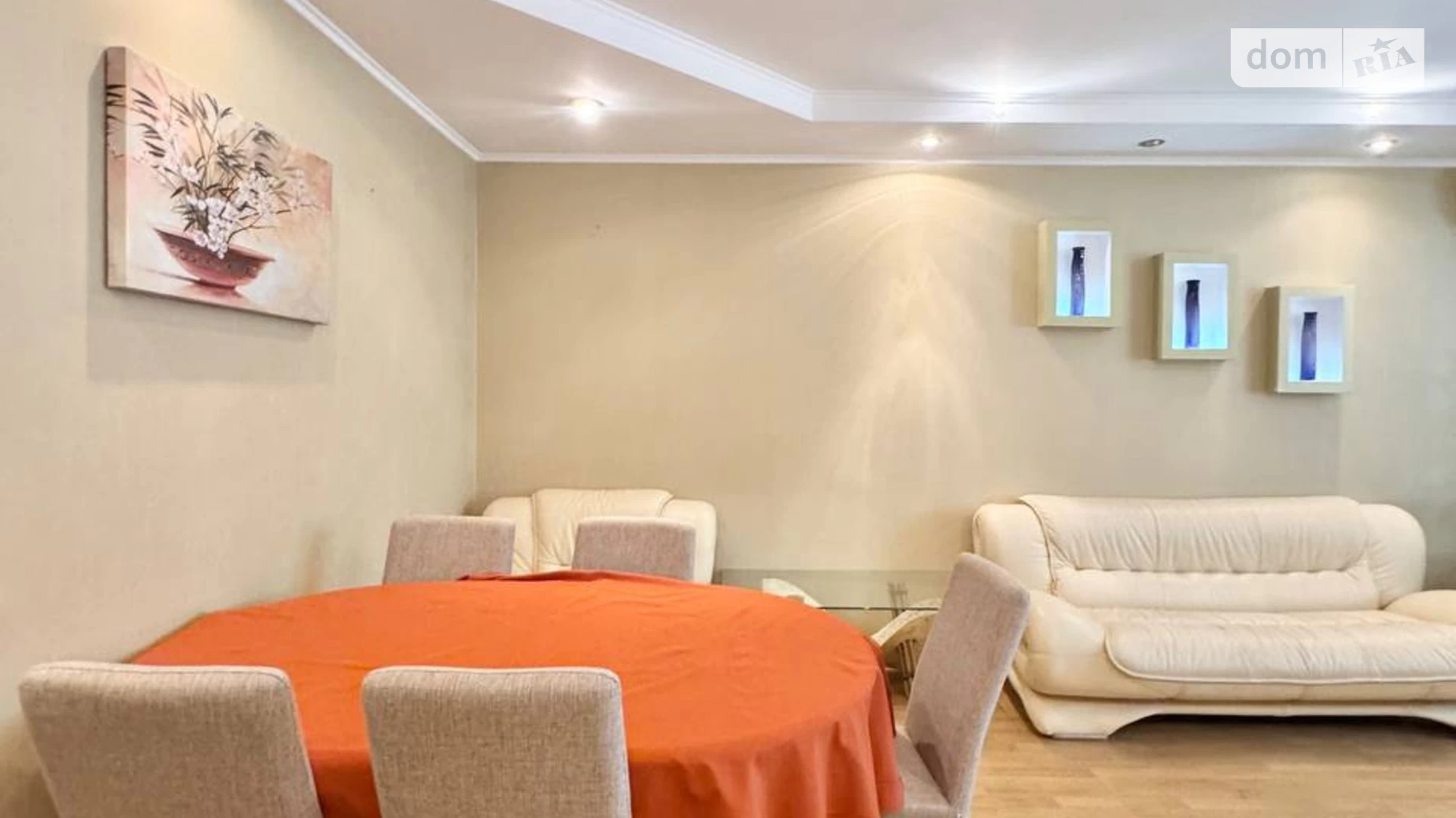 Продается 2-комнатная квартира 69 кв. м в Одессе, ул. Академика Королева, 26А - фото 2