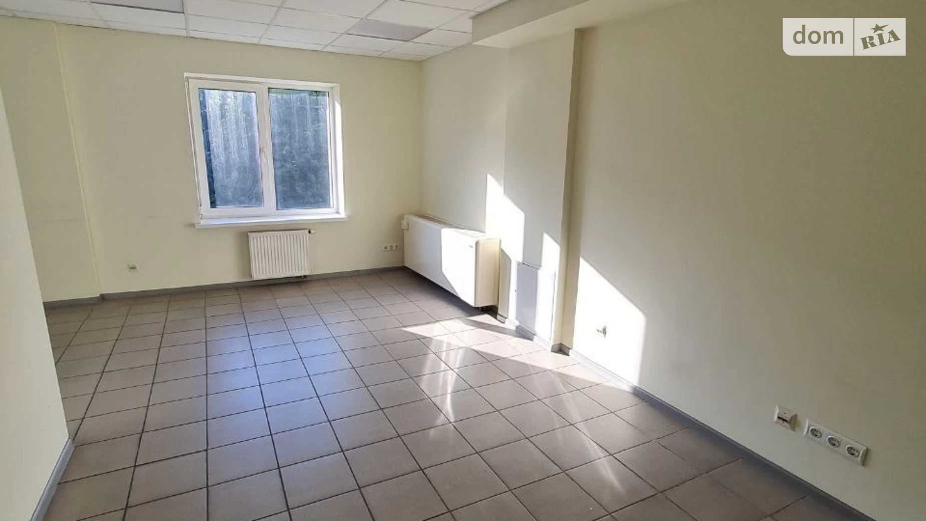 Сдается в аренду офис 33.6 кв. м в бизнес-центре, цена: 11088 грн - фото 2