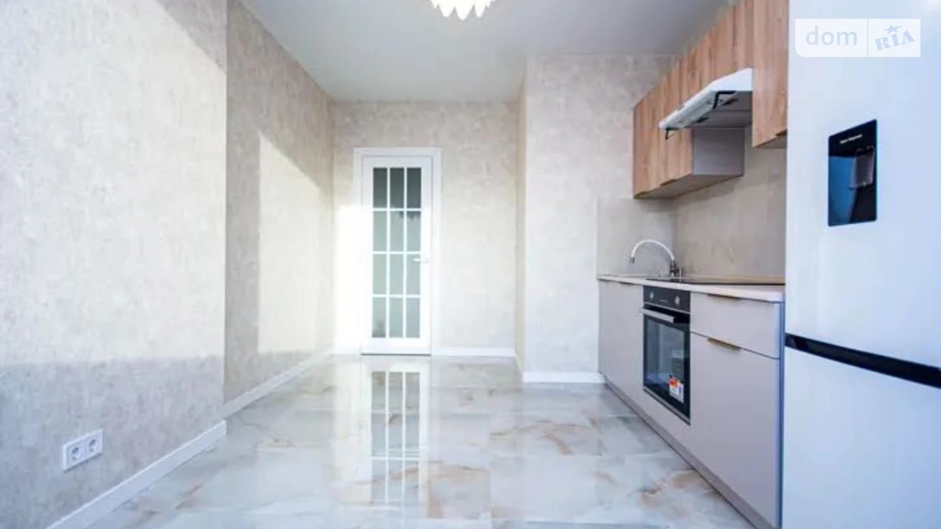 Продается 1-комнатная квартира 41 кв. м в Киеве, ул. Александра Олеся - фото 2