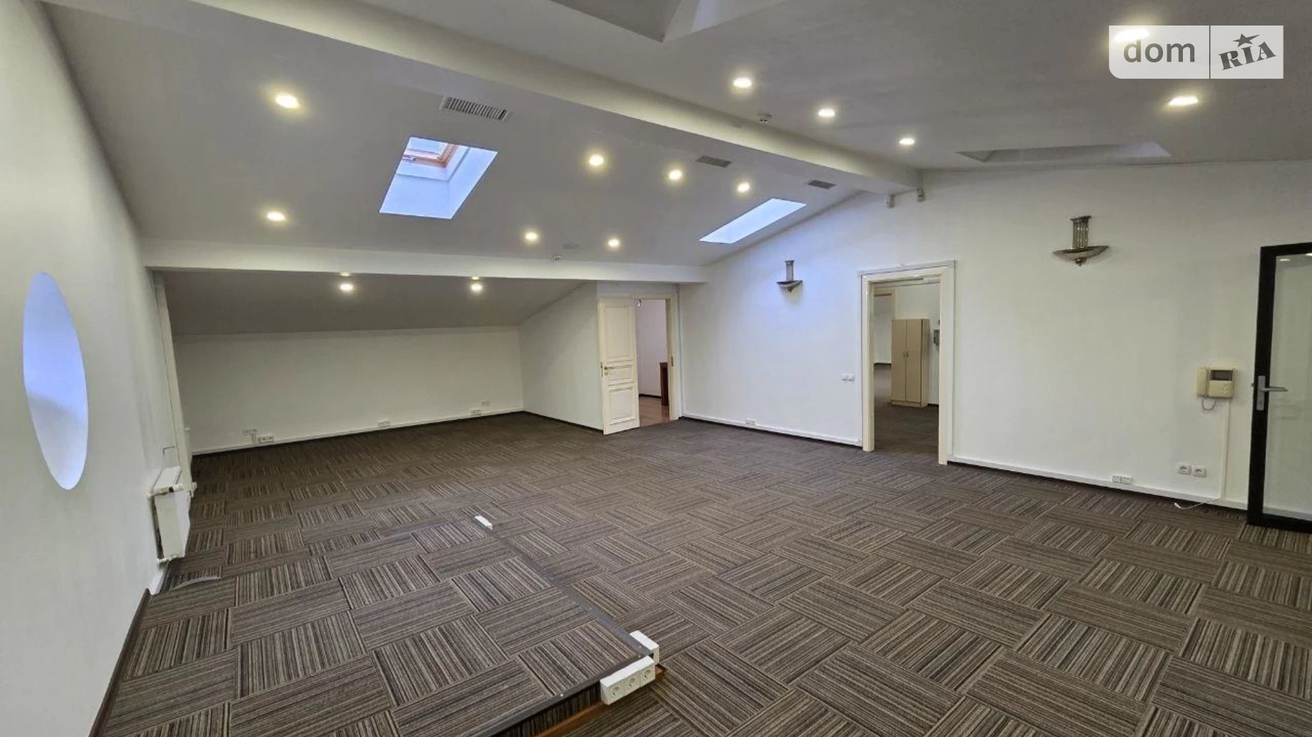 Сдается в аренду офис 260 кв. м в бизнес-центре, цена: 4600 $ - фото 4