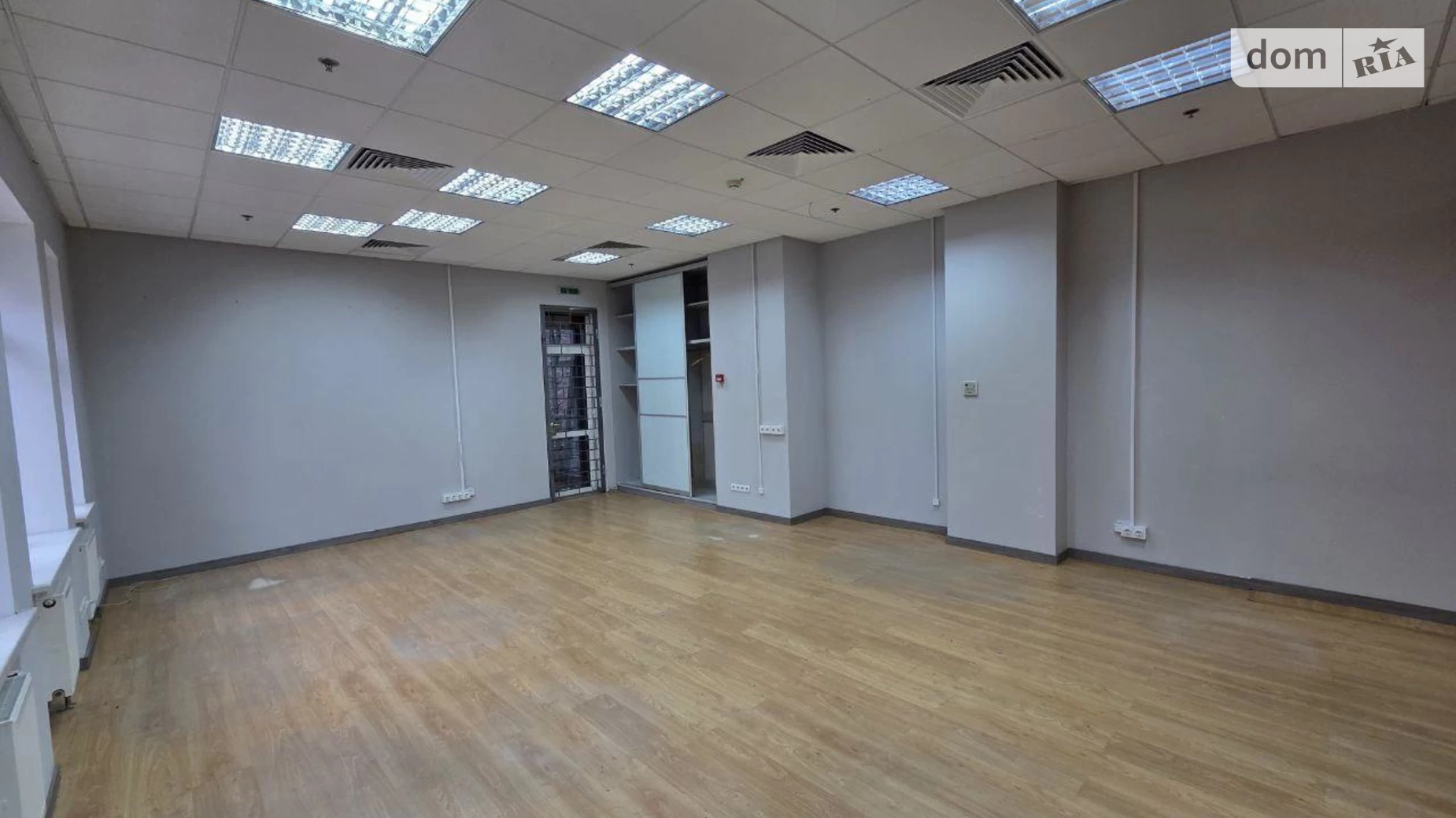 Сдается в аренду офис 560 кв. м в бизнес-центре, цена: 224400 грн - фото 2