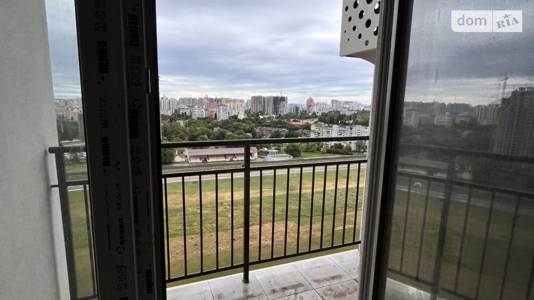 Продается 2-комнатная квартира 70 кв. м в Одессе, ул. Краснова, 1А - фото 3