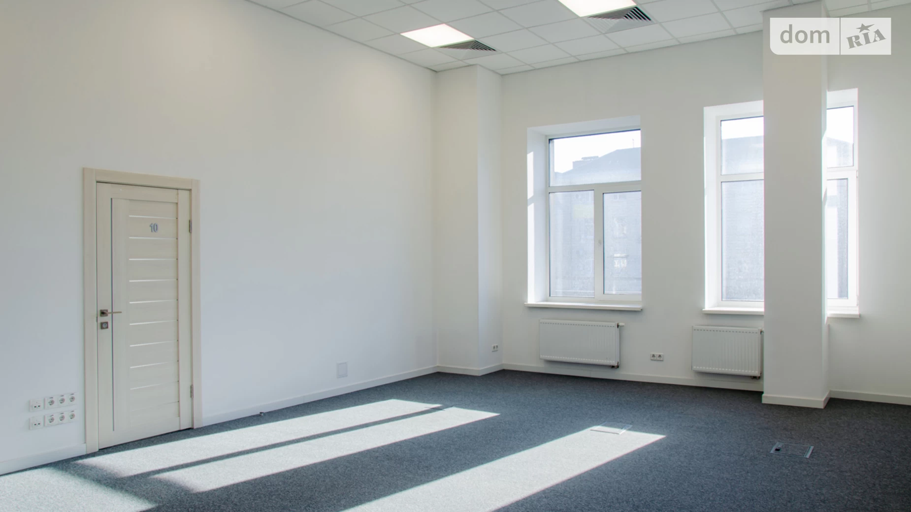 Сдается в аренду офис 552.32 кв. м в бизнес-центре, цена: 12522 $ - фото 2