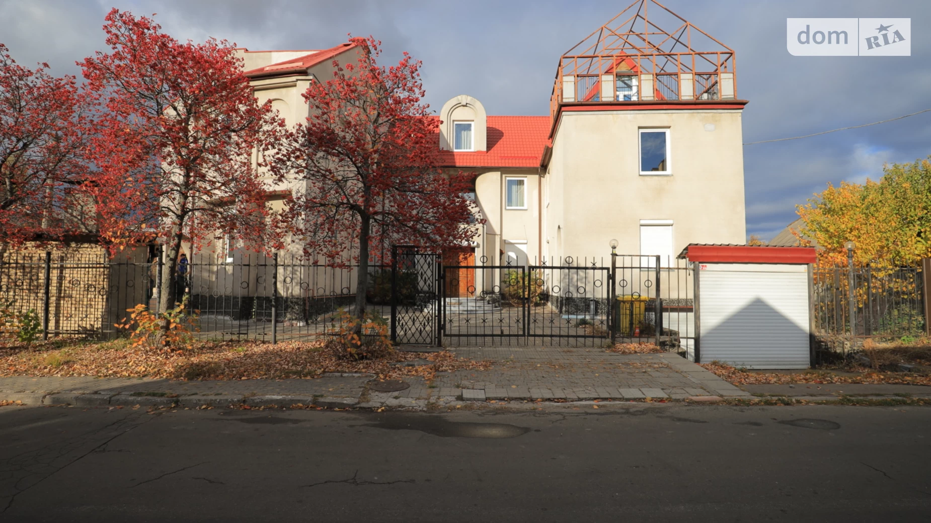 Продается дом на 2 этажа 955.1 кв. м с балконом, цена: 800000 $ - фото 2