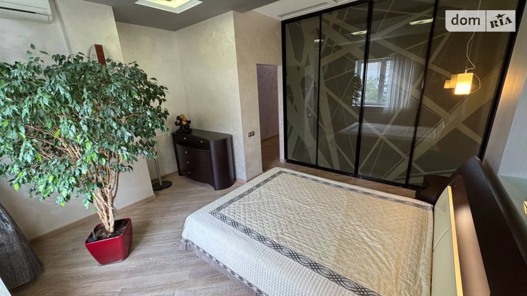 Сдается в аренду 3-комнатная квартира 135 кв. м в Днепре, ул. Гусенко, 17 - фото 3