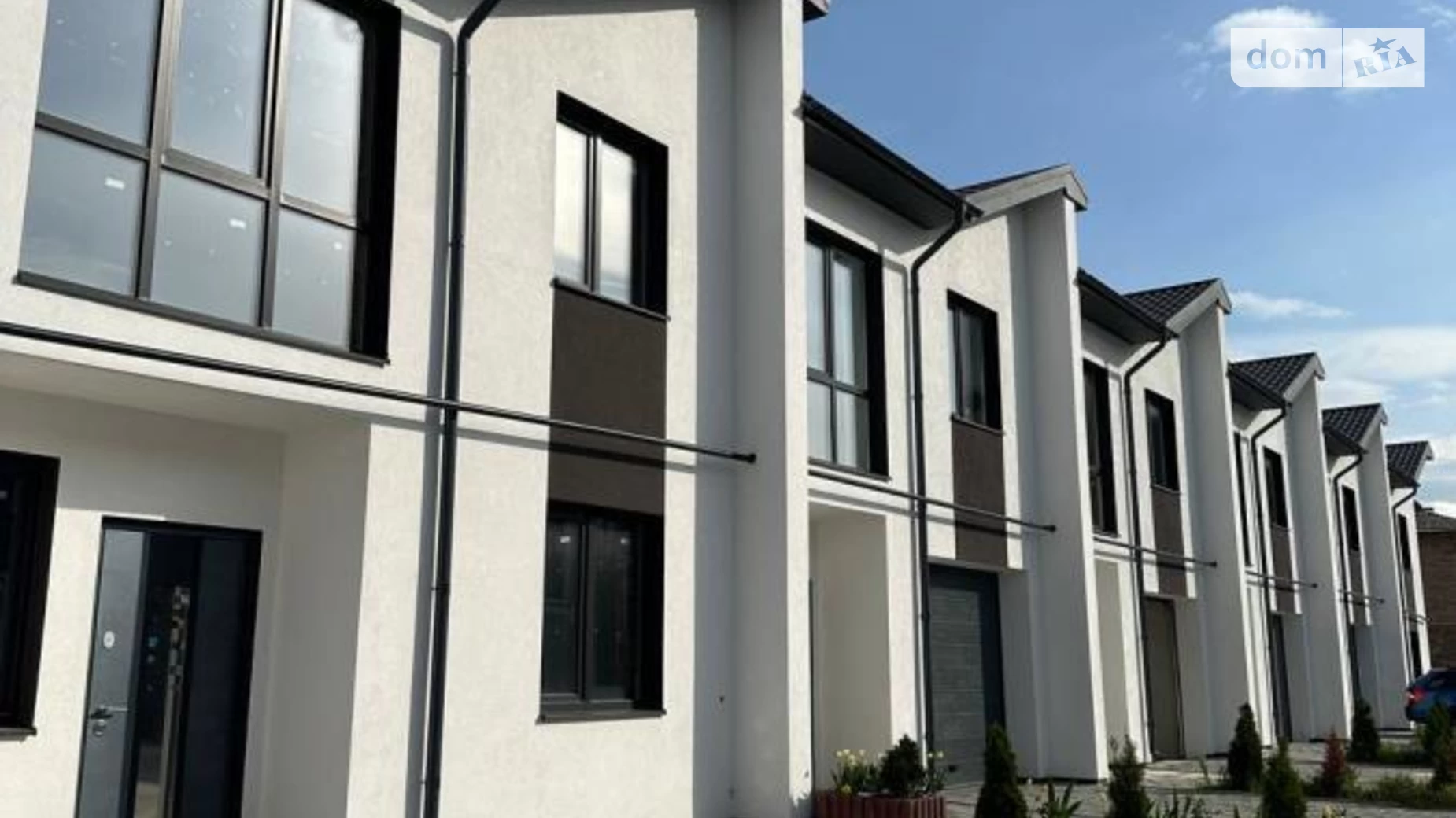 Криховцы (Ивано-Франковск) Таунхаус West town, цена: 90000 $ - фото 2