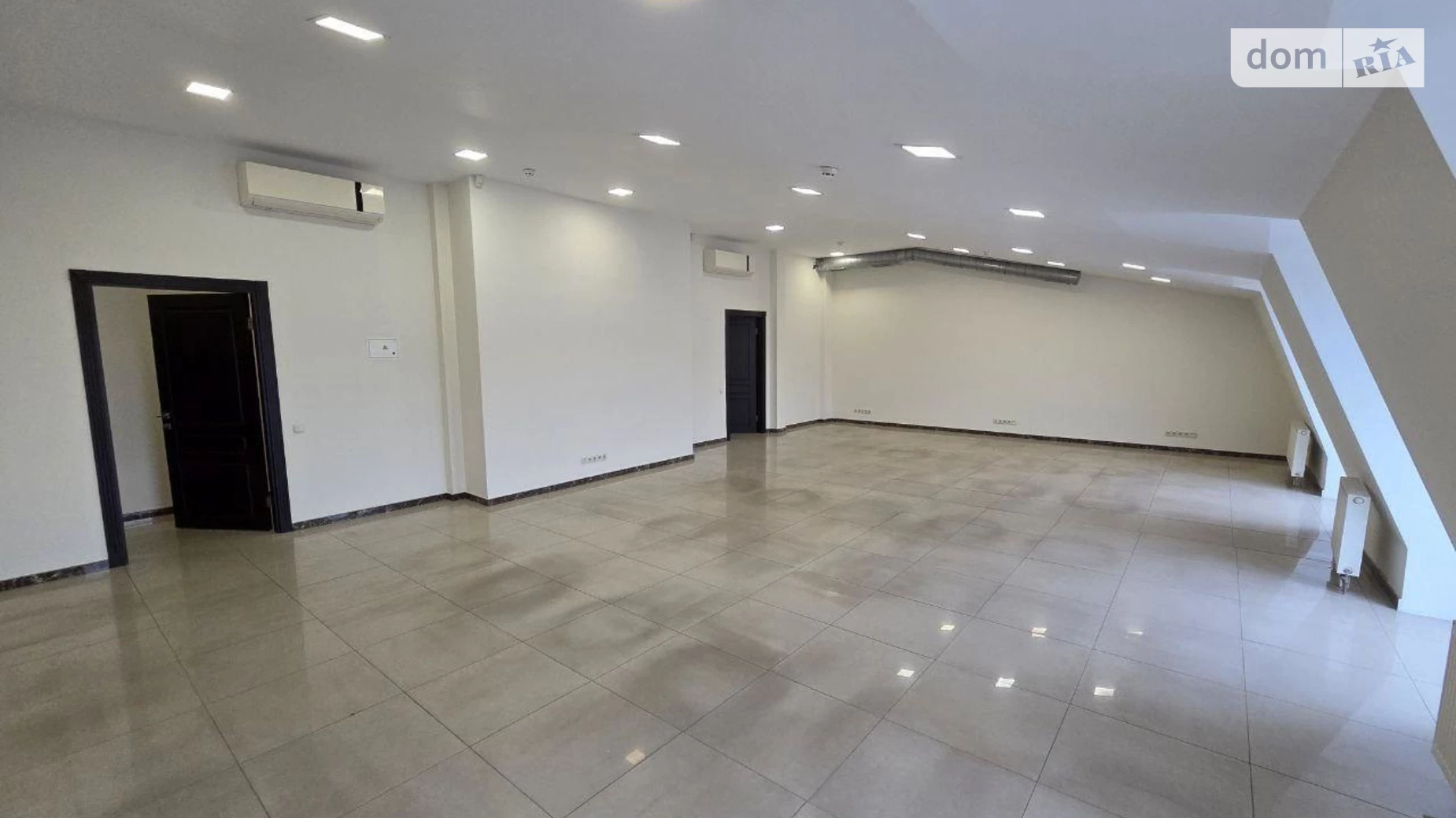 Сдается в аренду офис 330 кв. м в бизнес-центре, цена: 5200 $ - фото 3