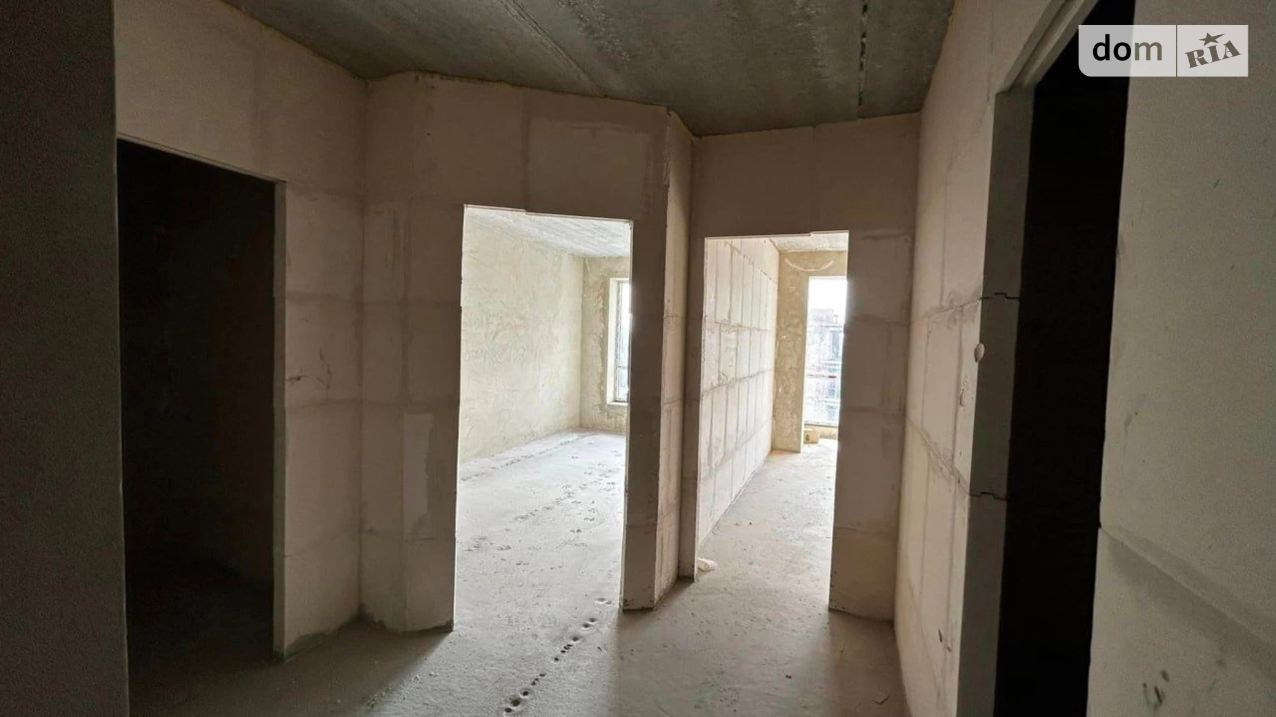 Продается 1-комнатная квартира 45 кв. м в Ивано-Франковске, ул. Княгинин - фото 2
