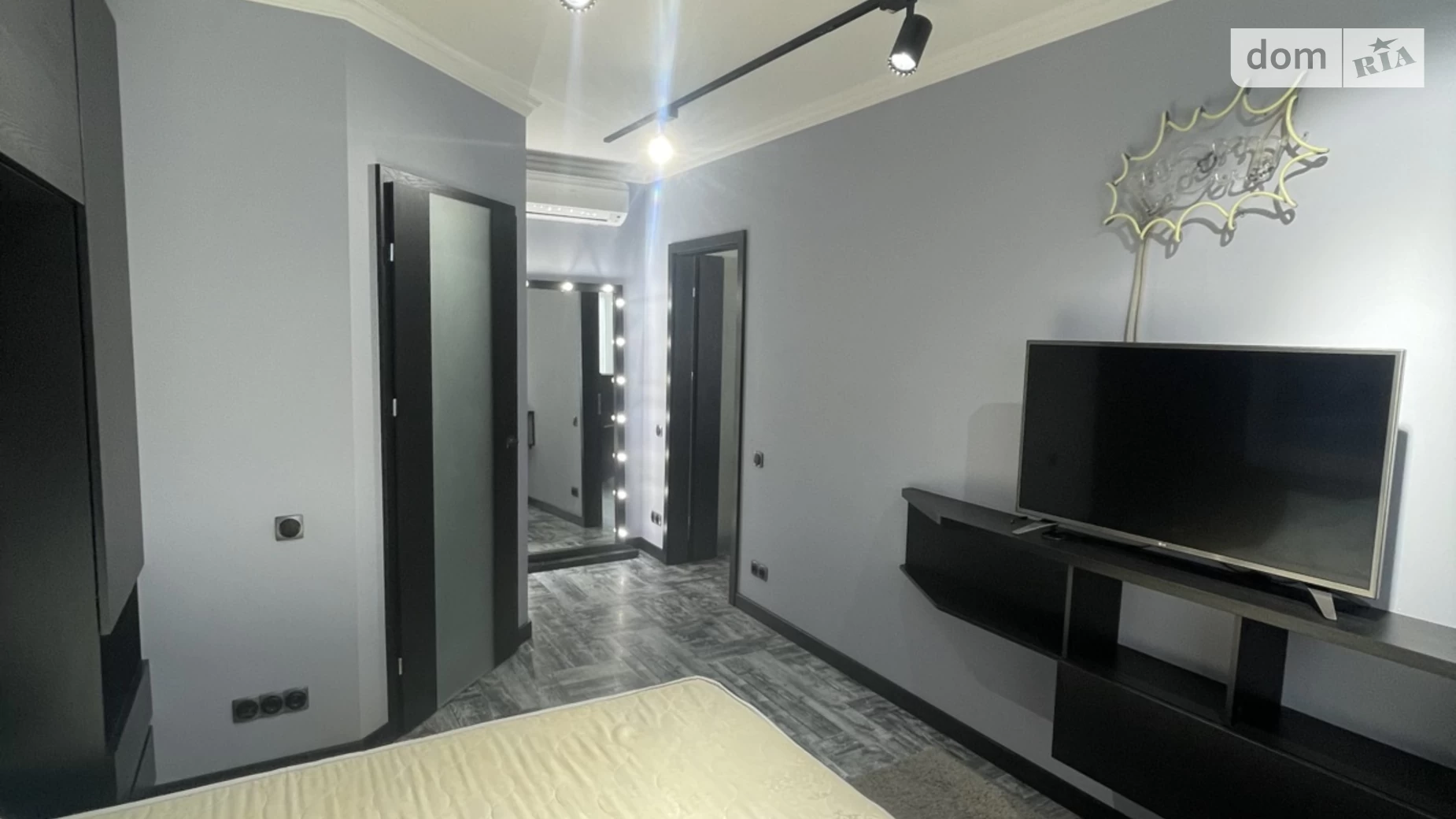 Сдается в аренду 1-комнатная квартира 60 кв. м в Одессе, ул. Рихтера Святослава, 148А - фото 4