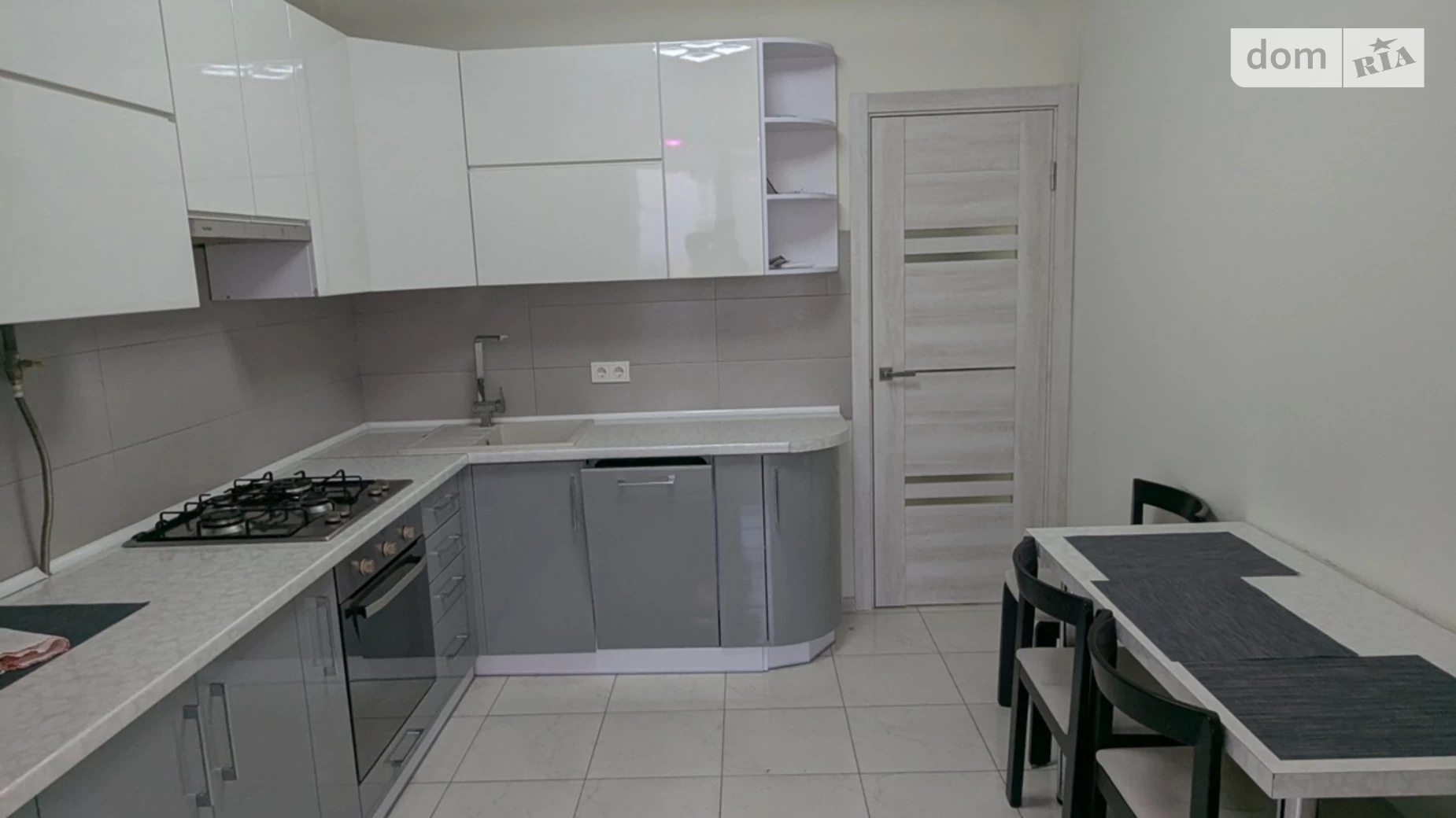 Продается 1-комнатная квартира 42 кв. м в Ивано-Франковске, ул. Довженко А., 21Б - фото 4