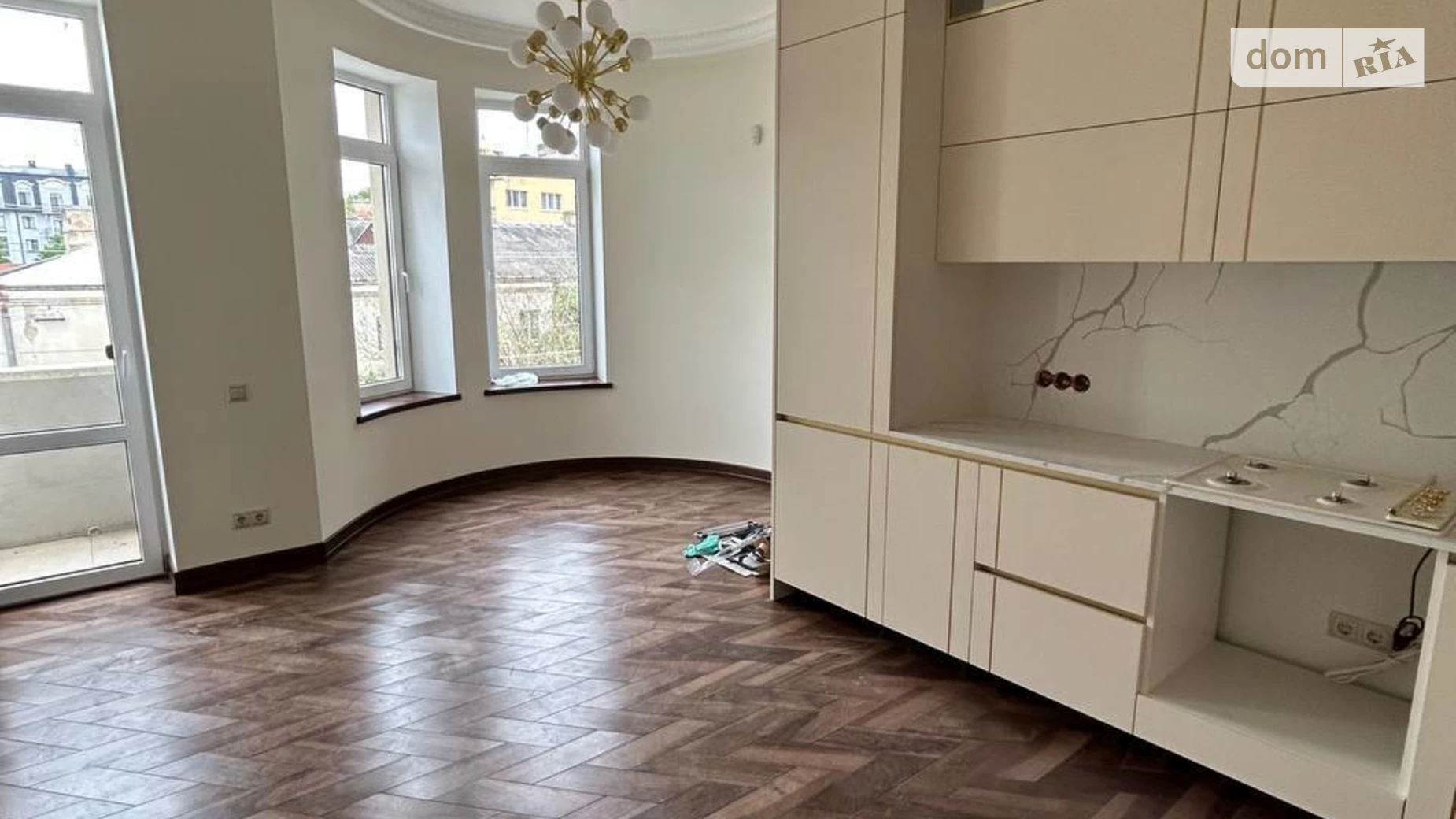 Продается дом на 3 этажа 400 кв. м с гаражом, цена: 650000 $ - фото 2