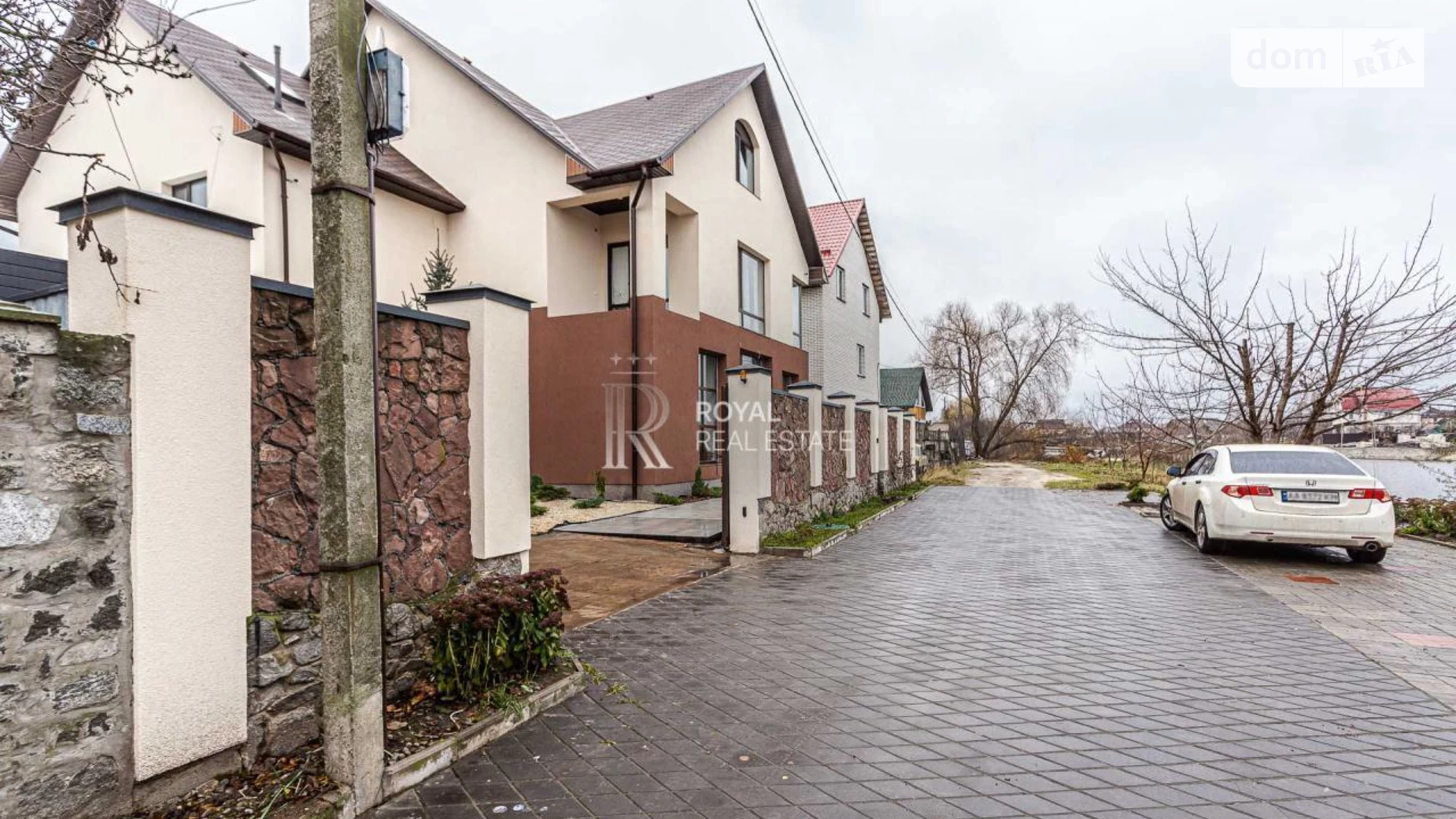 Сдается в аренду дом на 3 этажа 450 кв. м с балконом, цена: 8000 $ - фото 2
