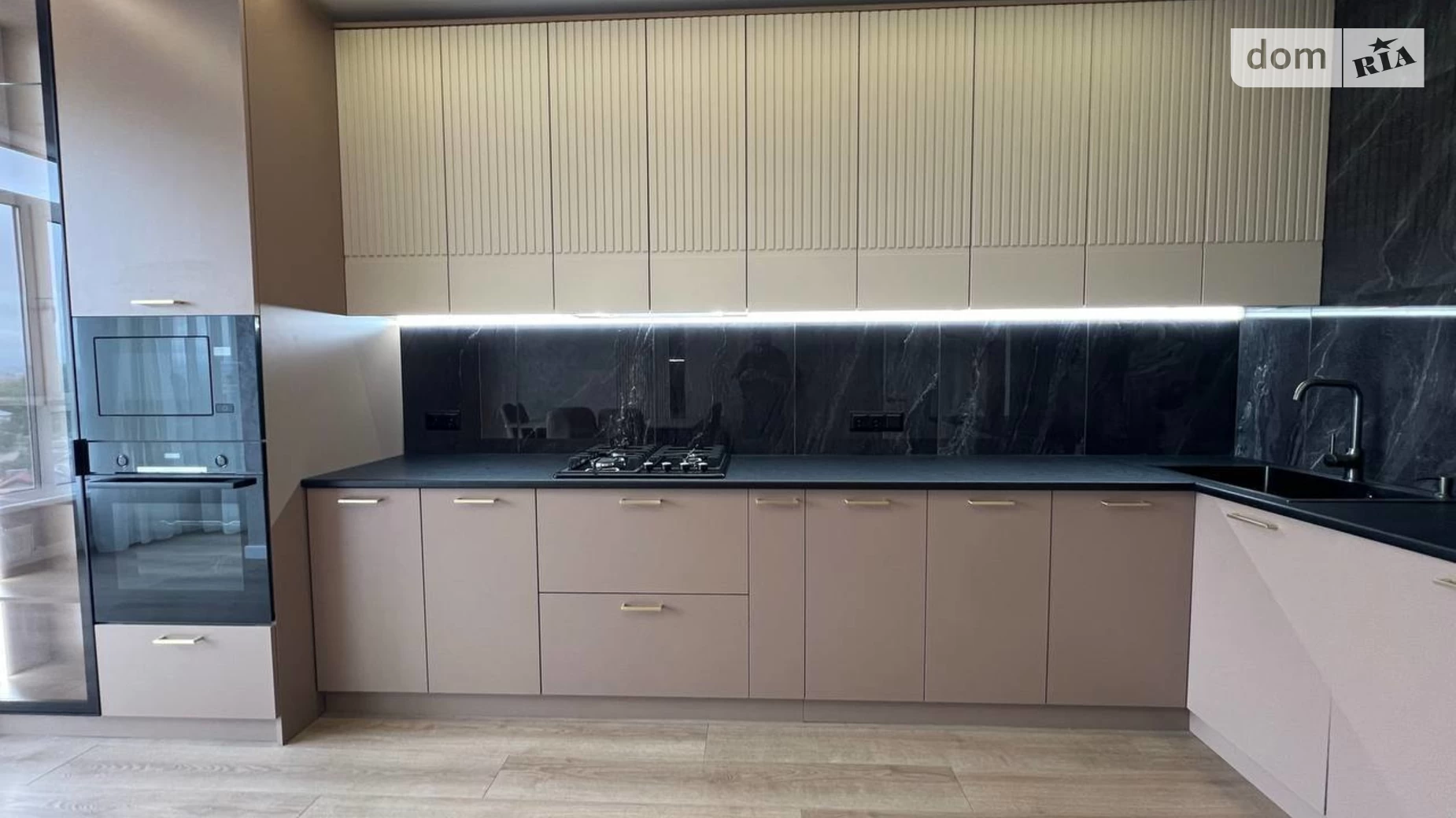 Продается 2-комнатная квартира 65 кв. м в Ивано-Франковске, ул. Мира, 100 - фото 2