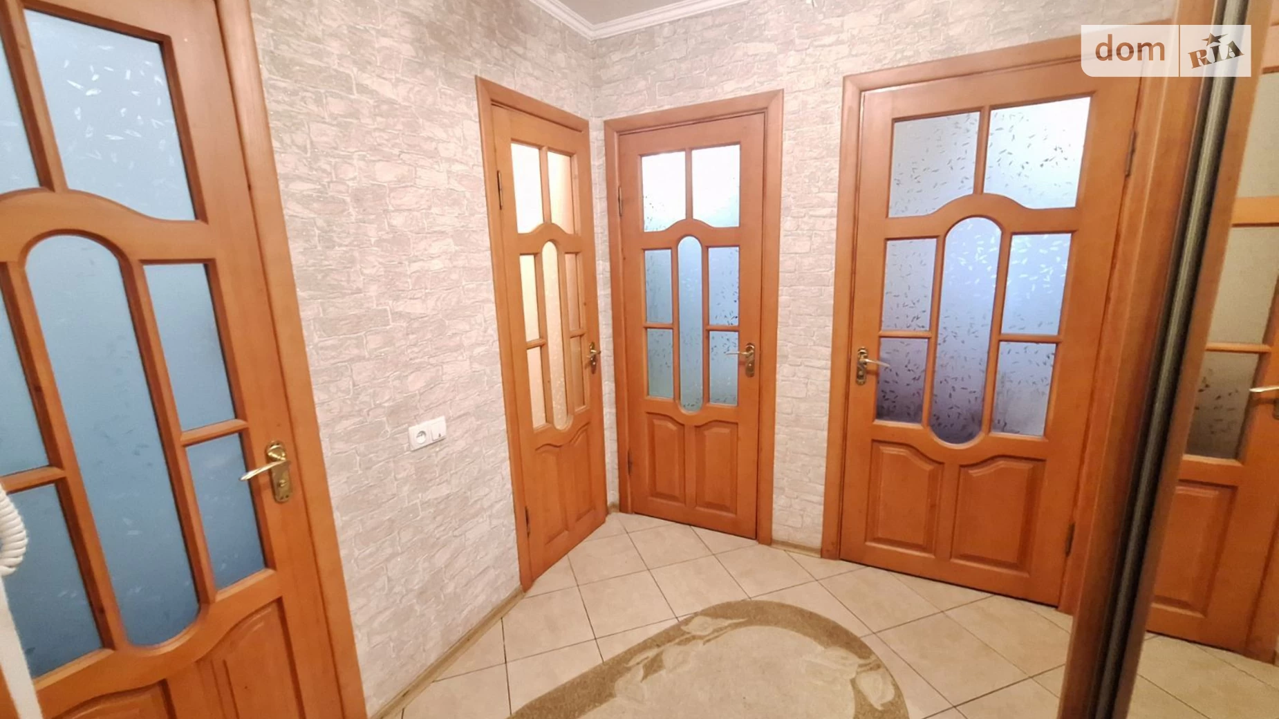 1-комнатная квартира 43 кв. м в, цена: 250 $ - фото 2