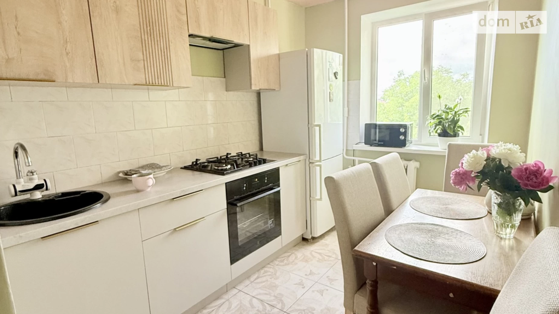 Продается 3-комнатная квартира 62 кв. м в Черноморске, ул. Александрийская - фото 2