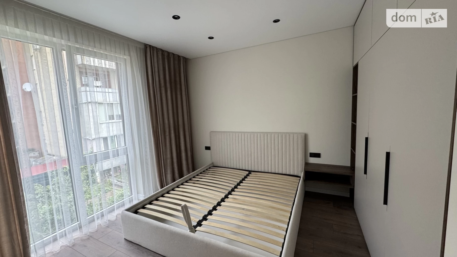 Продается 1-комнатная квартира 38 кв. м в Ужгороде, ул. Владимирская, 65А - фото 3