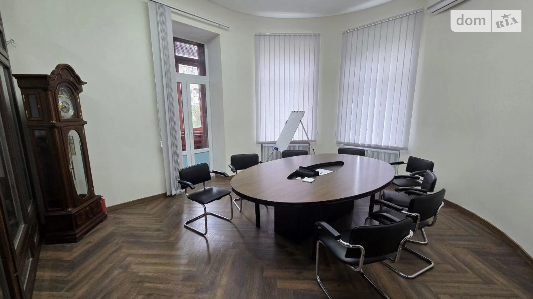 Сдается в аренду офис 220 кв. м в бизнес-центре, цена: 5000 $ - фото 5