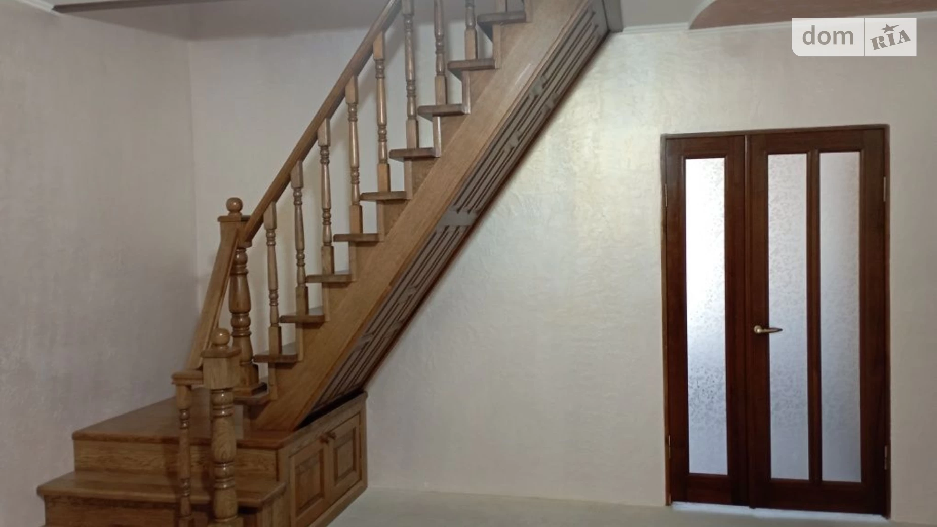 Продается дом на 2 этажа 194 кв. м с камином, цена: 120000 $ - фото 3