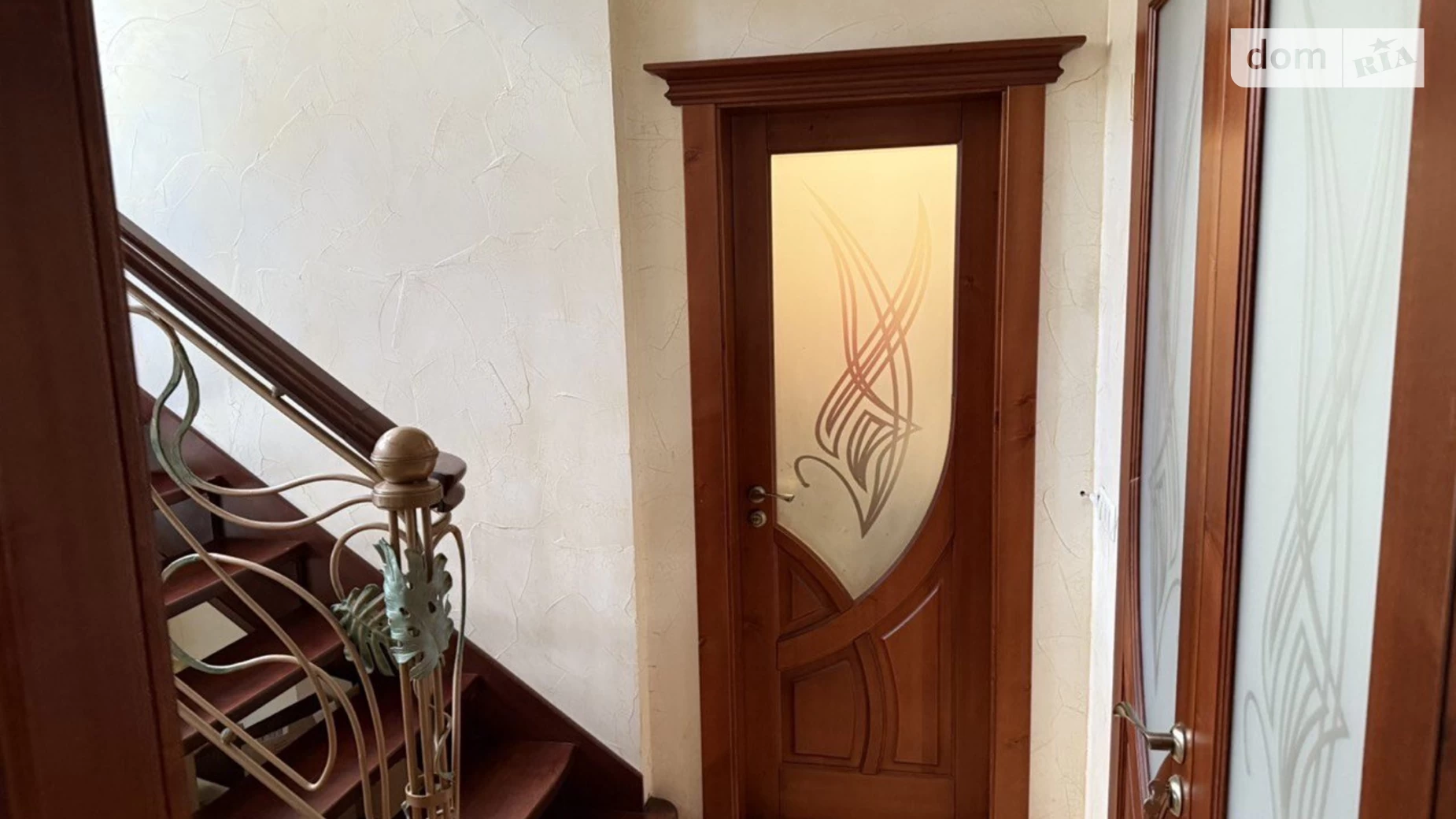 Продается дом на 2 этажа 170 кв. м с камином, цена: 170000 $ - фото 2