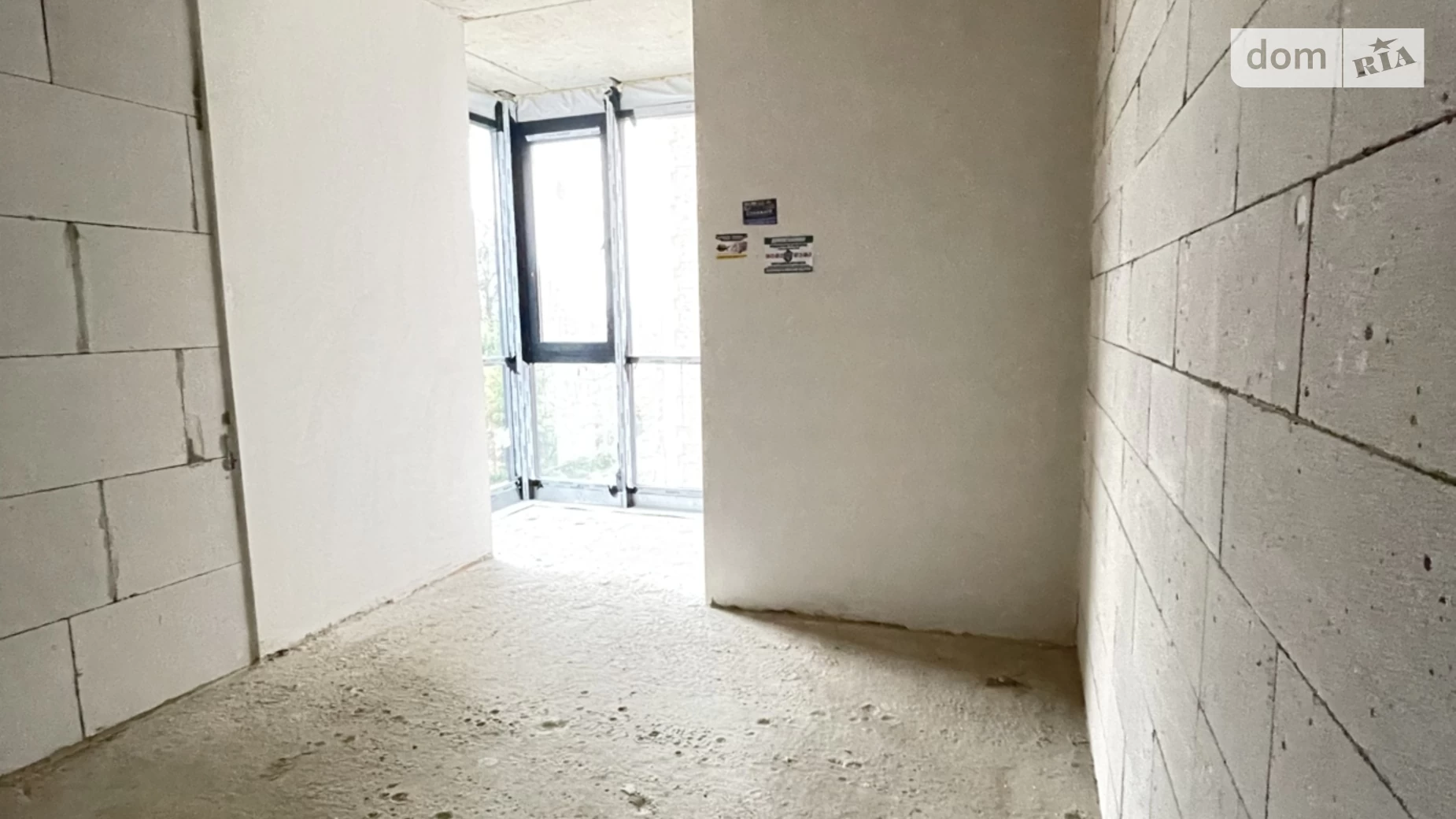 Продается 1-комнатная квартира 43 кв. м в Ивано-Франковске, ул. Ленкавского, 34/7 - фото 2
