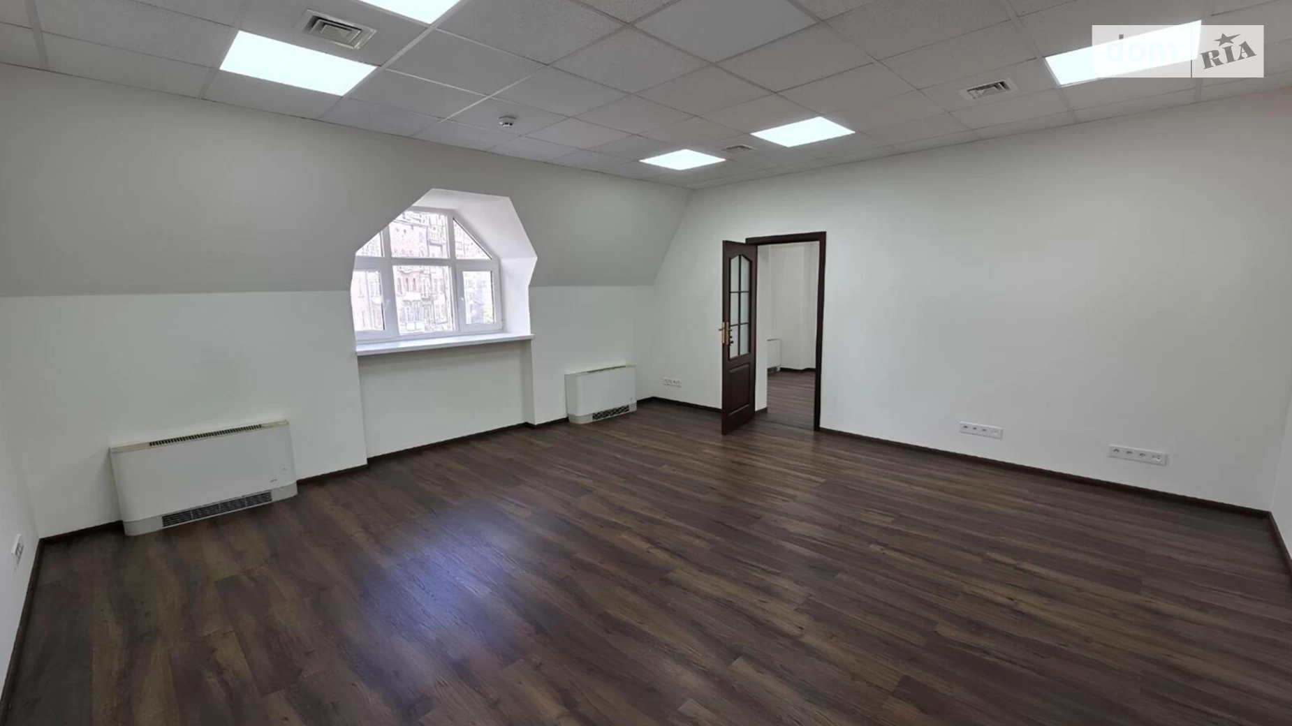 Сдается в аренду офис 300 кв. м в бизнес-центре, цена: 5250 $ - фото 2