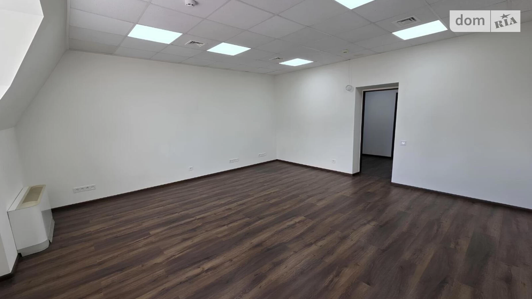 Сдается в аренду офис 300 кв. м в бизнес-центре, цена: 5250 $ - фото 3