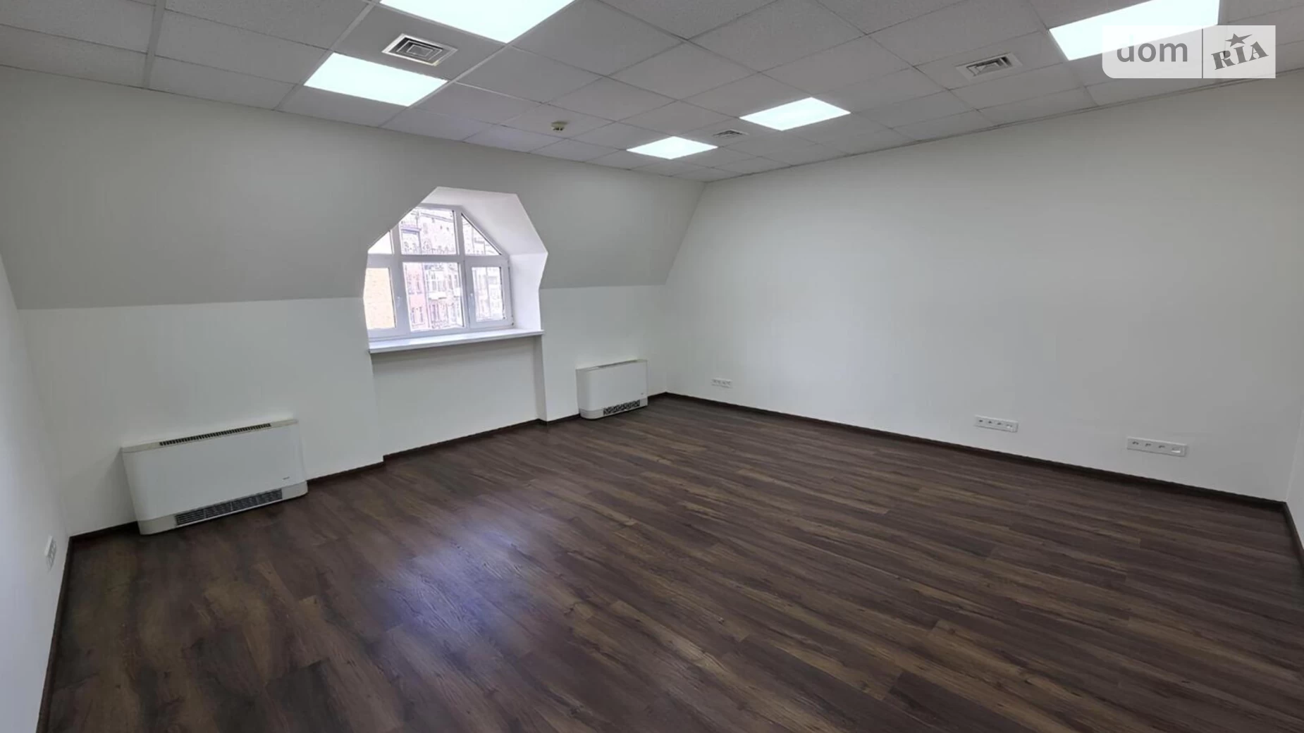 Сдается в аренду офис 300 кв. м в бизнес-центре, цена: 5250 $ - фото 4