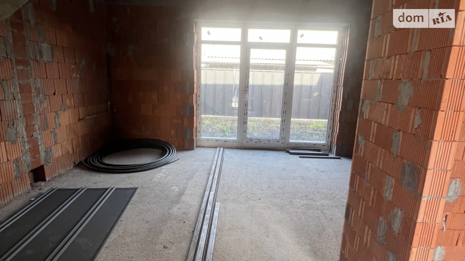 Продается дом на 2 этажа 85 кв. м с гаражом, цена: 76000 $ - фото 3