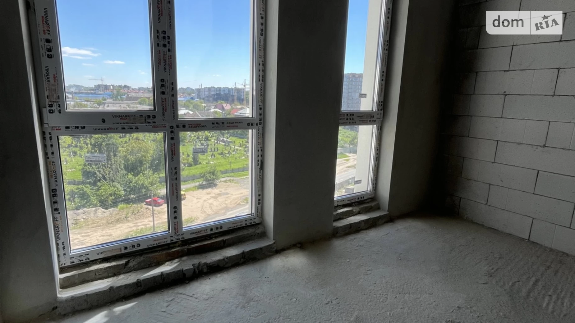 Продается 1-комнатная квартира 43.3 кв. м в Ивано-Франковске, ул. Надречная, 6 - фото 2