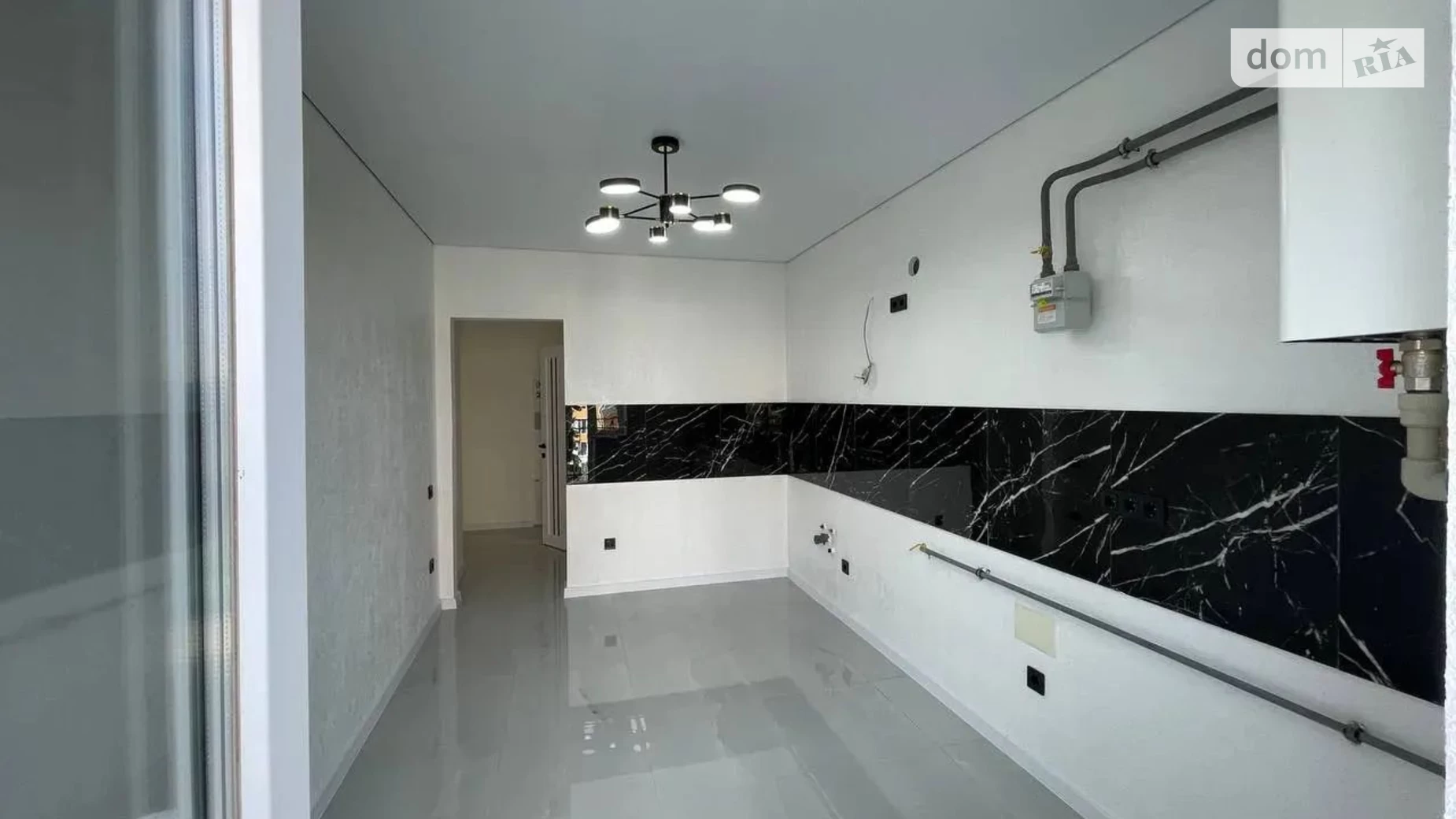 Продается 2-комнатная квартира 58 кв. м в Ивано-Франковске, ул. Урожайная, 7А - фото 3