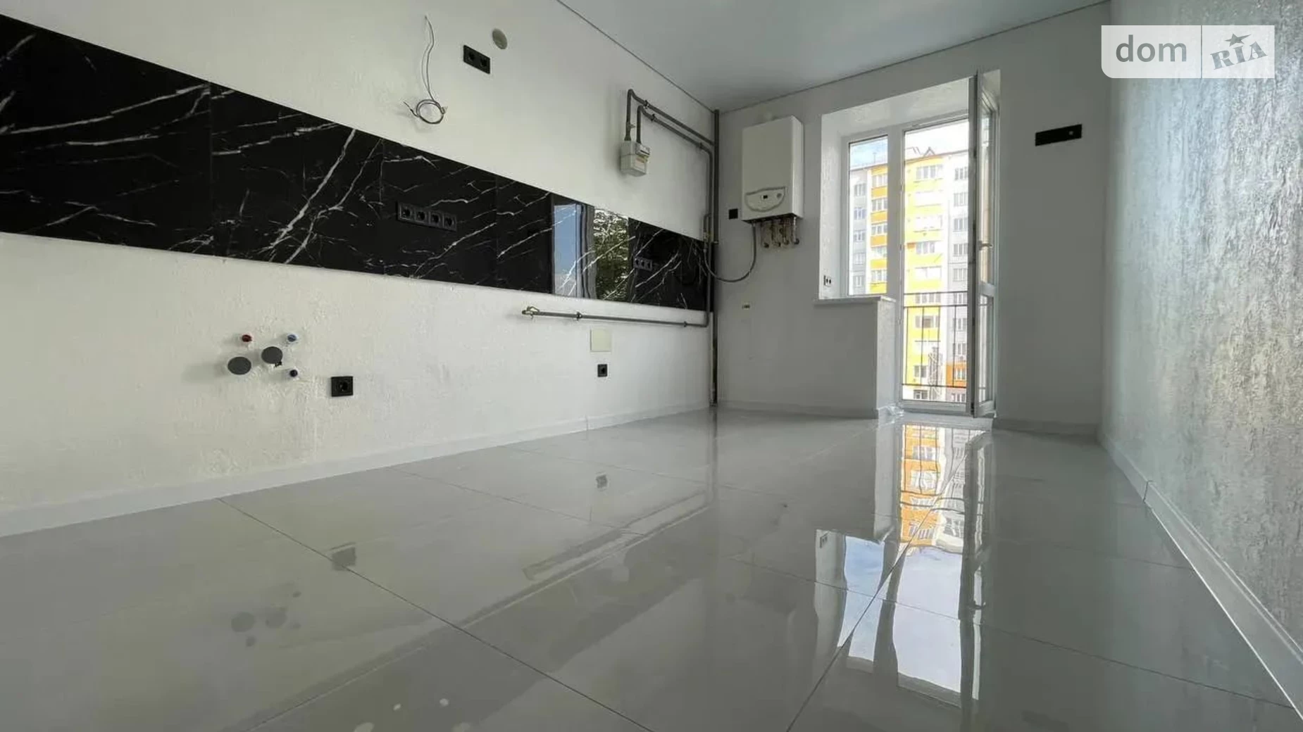 Продается 2-комнатная квартира 58 кв. м в Ивано-Франковске, ул. Урожайная, 7А - фото 2