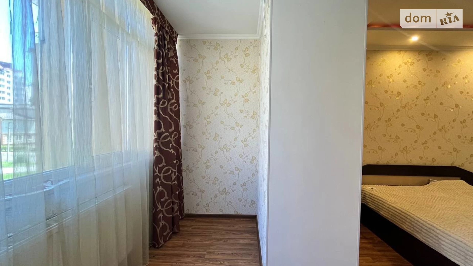 Продается 1-комнатная квартира 45 кв. м в Ивано-Франковске, ул. Химиков, 21 - фото 2