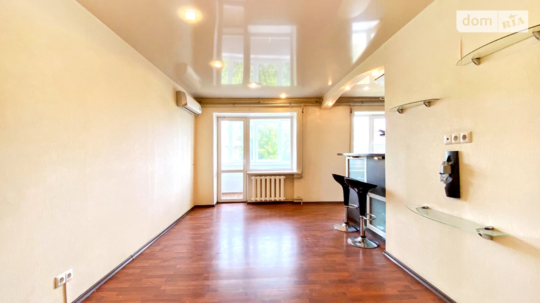 Продается 3-комнатная квартира 55 кв. м в Днепре, просп. Слобожанский - фото 2
