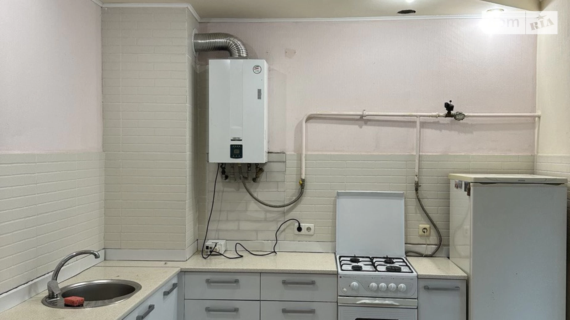 Сдается в аренду дом на 2 этажа 100 кв. м с садом, цена: 400 $ - фото 2