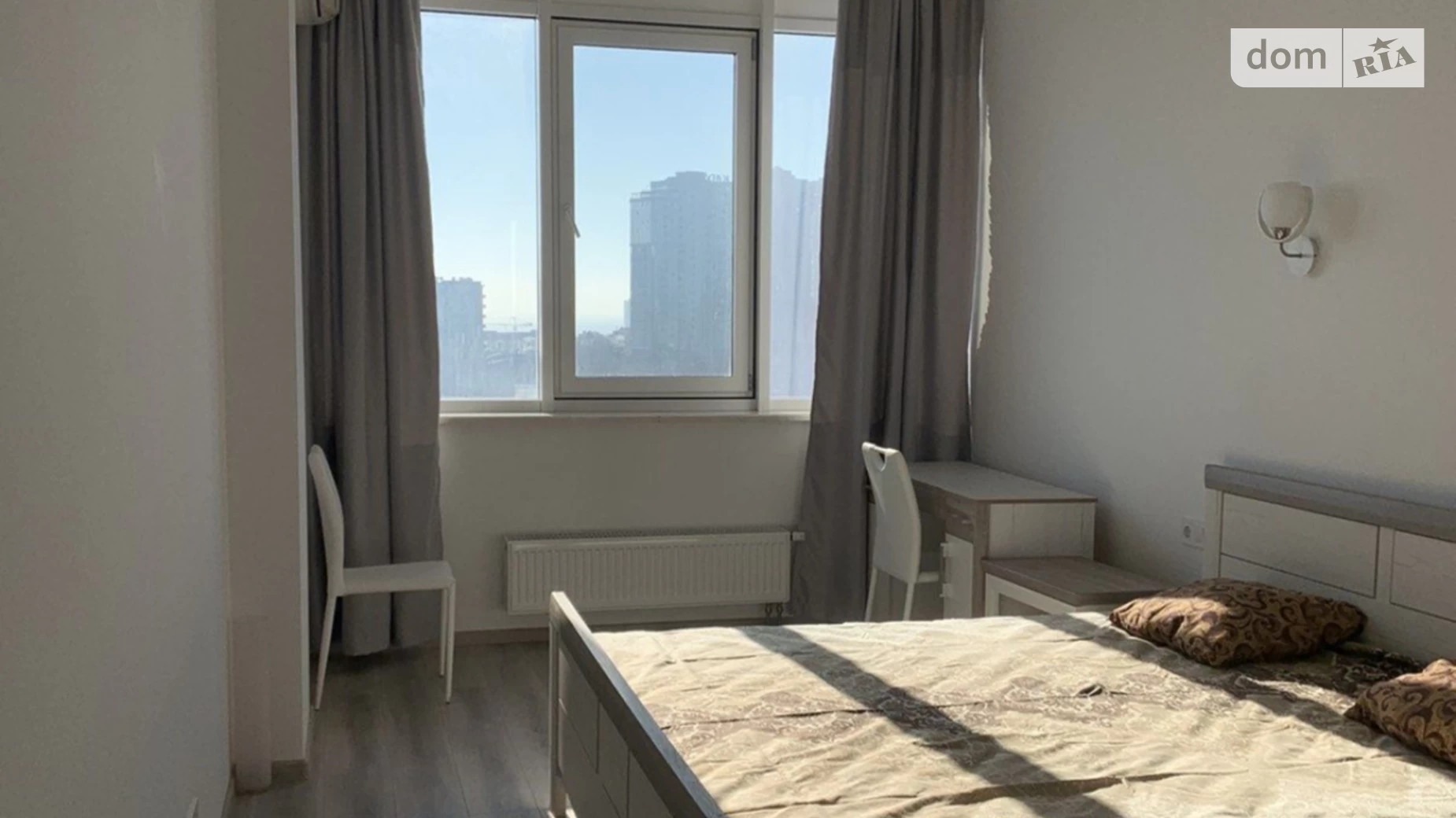 Сдается в аренду 1-комнатная квартира 55 кв. м в, цена: 900 $ - фото 2