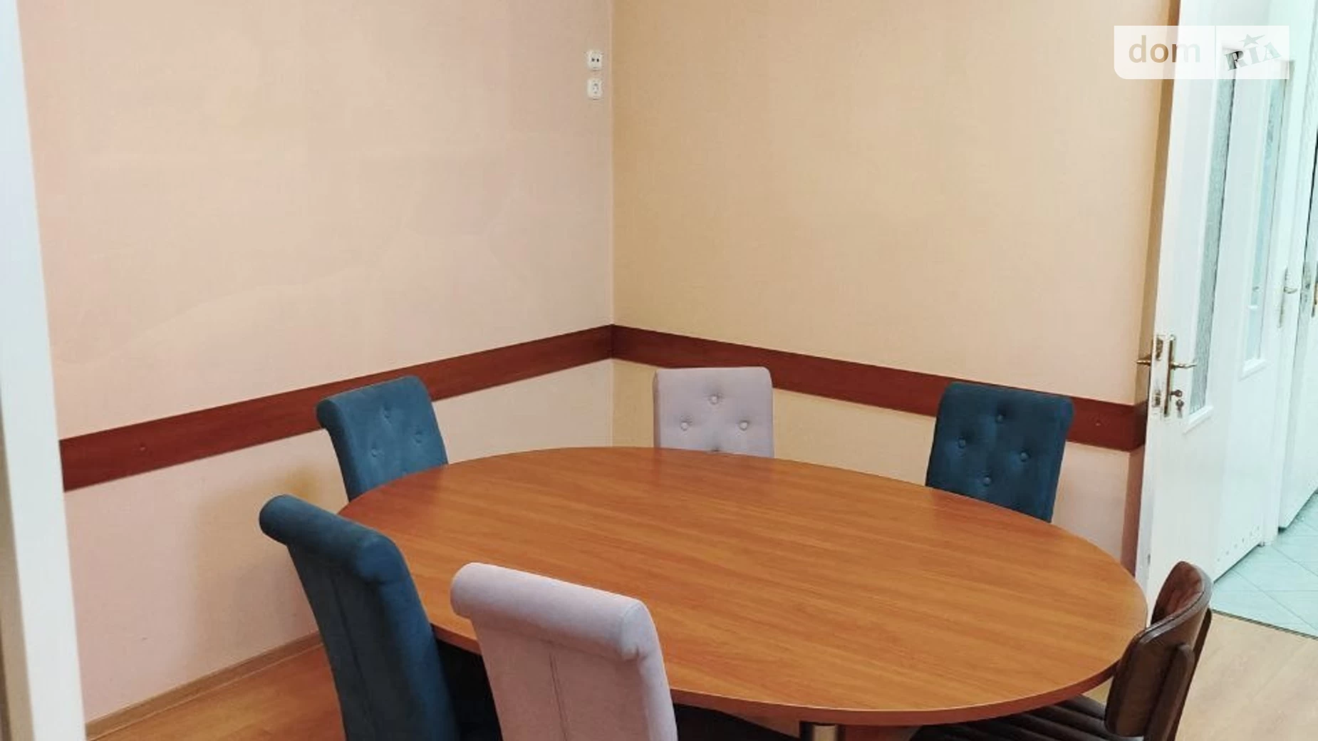 Сдается в аренду офис 85 кв. м в бизнес-центре, цена: 785 $ - фото 4