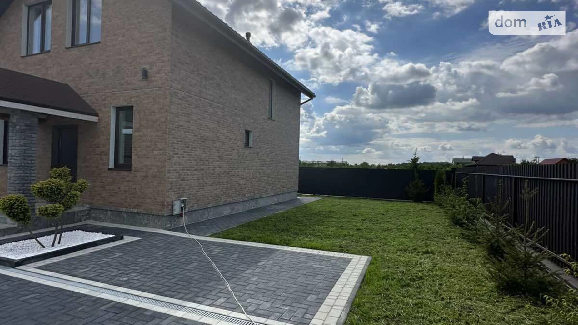 Продается дом на 2 этажа 100 кв. м с камином, цена: 125000 $ - фото 3