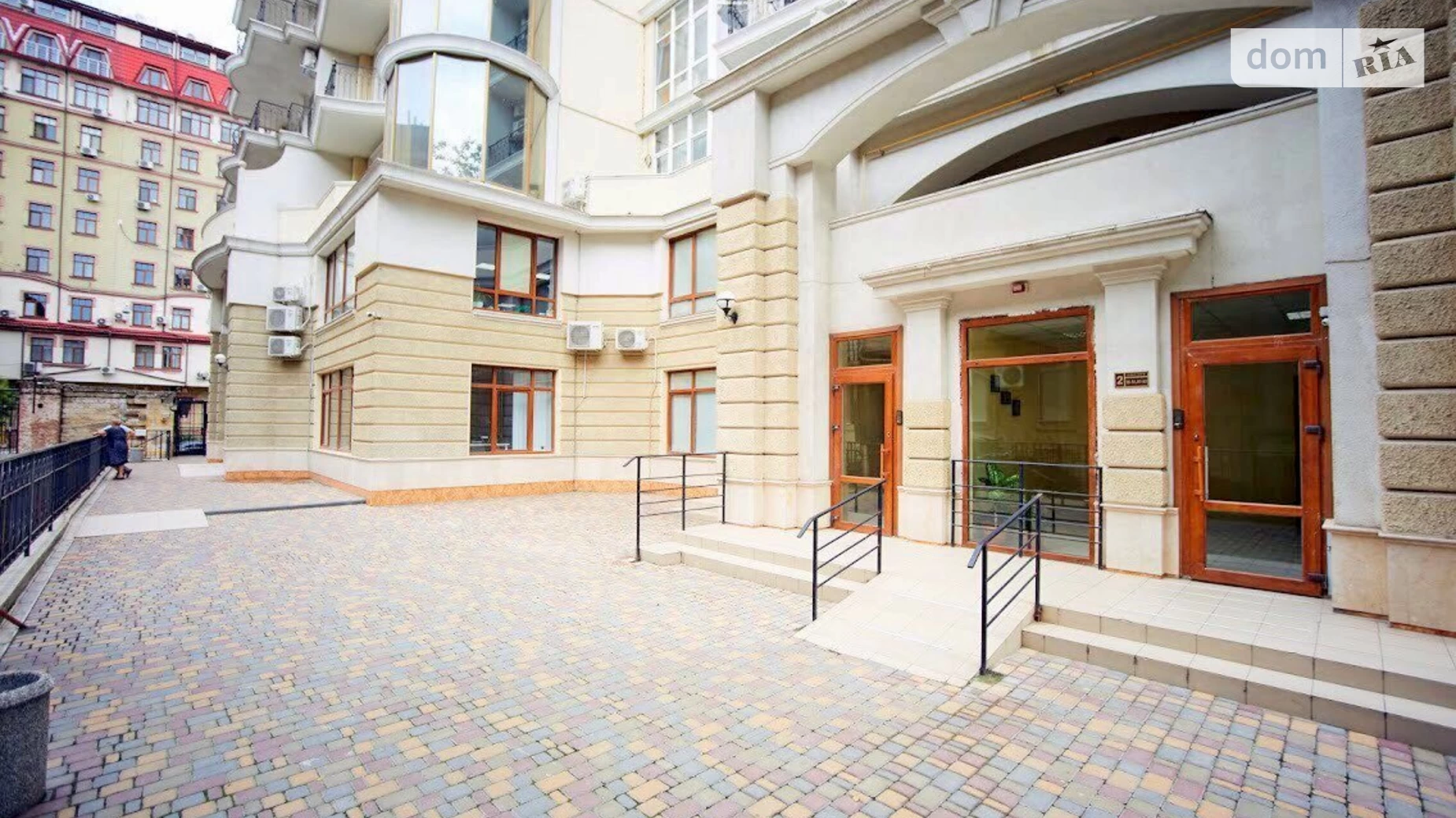 Сдается в аренду 3-комнатная квартира 120 кв. м в, цена: 1200 $ - фото 2