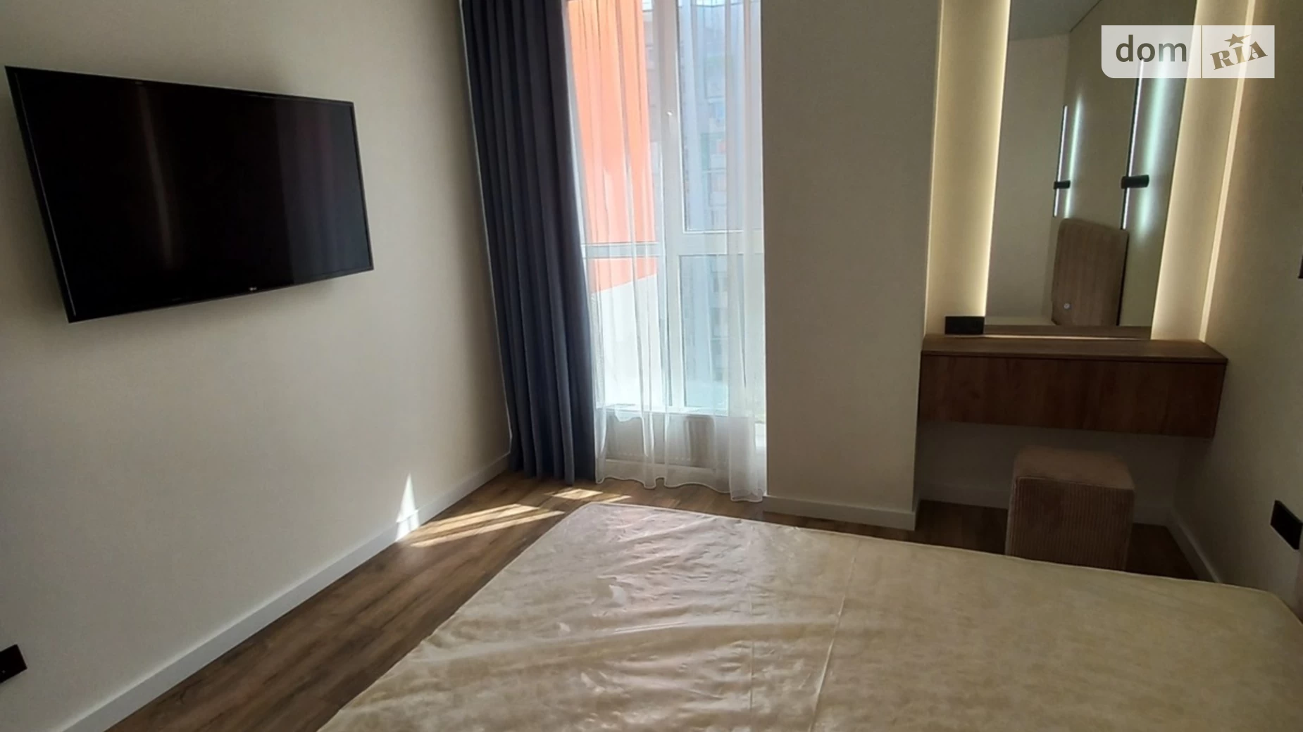 Продается 1-комнатная квартира 40 кв. м в Ивано-Франковске, ул. Национальной Гвардии, 3Г - фото 2